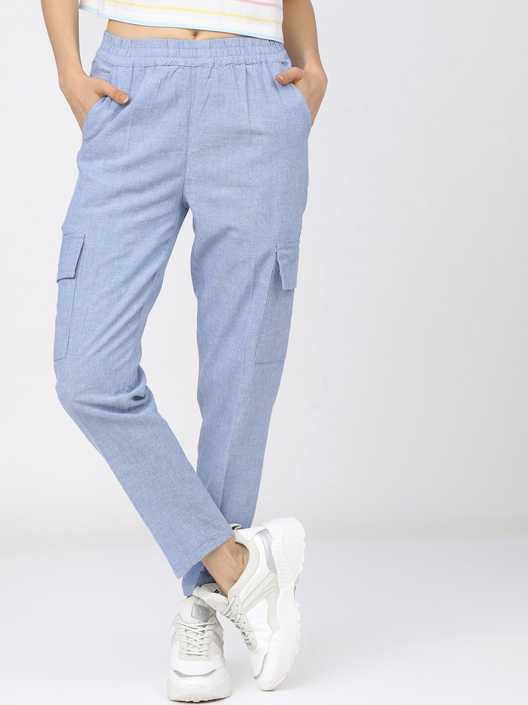 Tokyo Talkies Women Blue Cotton Tapered Fit Easy Wash Cargos Trousers