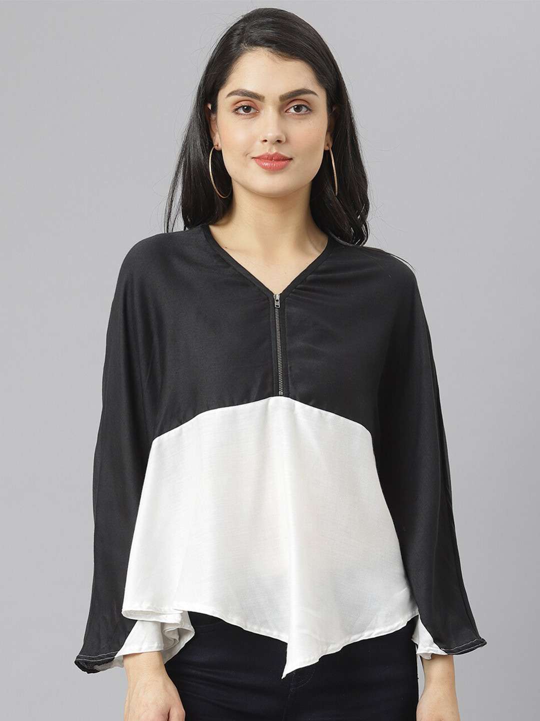 am ma White & Black Colourblocked Regular Top