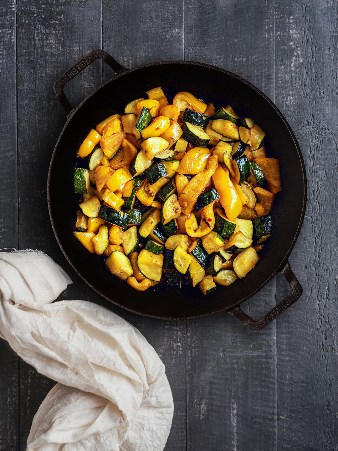 MEYER Black Pre Seasoned Cast Iron shallow Kadai With Glass Lid ,30cm