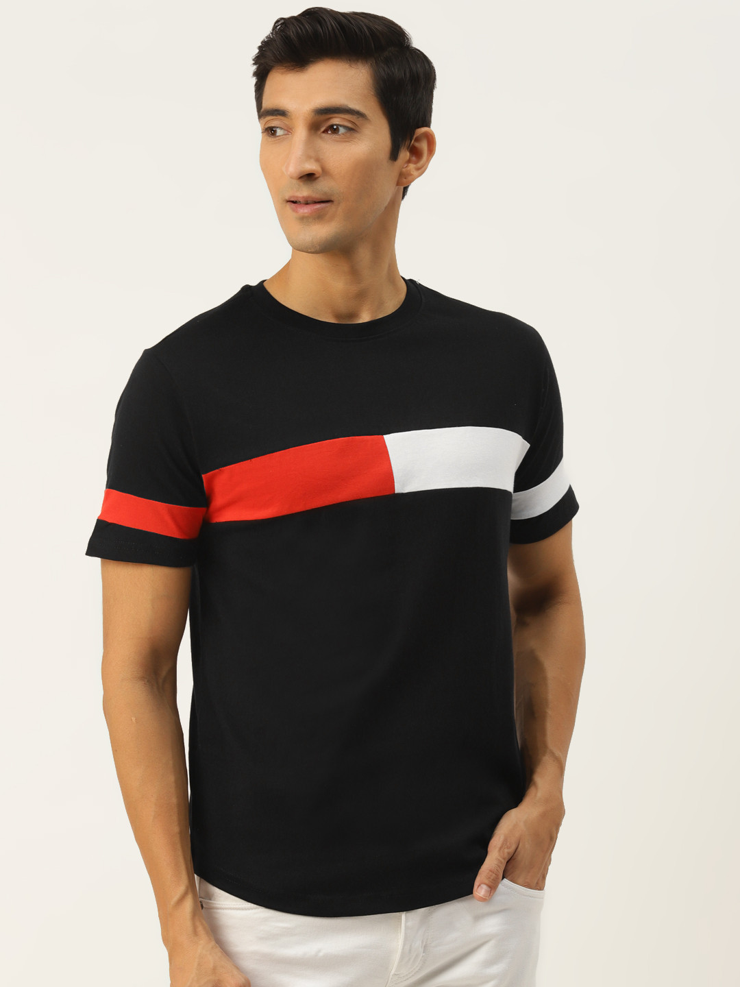 Rodzen Men Black & White Printed Slim Fit T-shirt