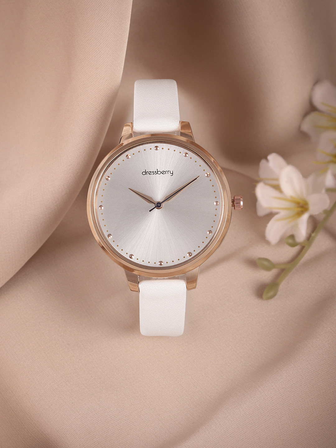 DressBerry Women Silver-Toned Dial & White Leather Straps Analogue Watch AW21-4C