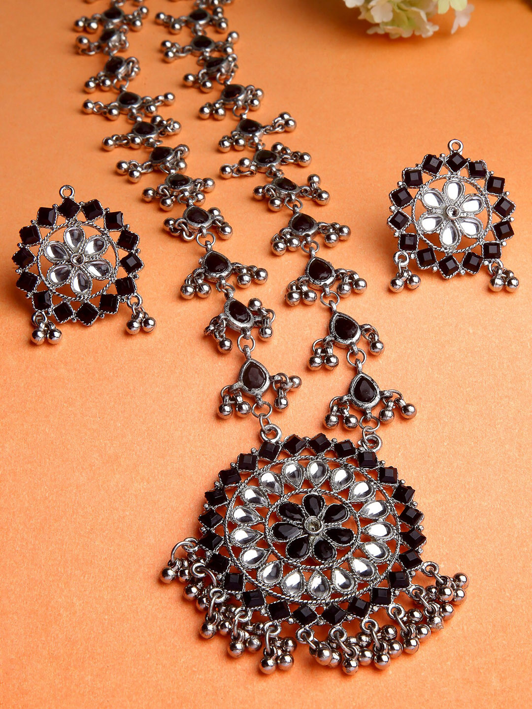 KARATCART Oxidised Silver-Plated Black Kundan Studded Jewellery Set