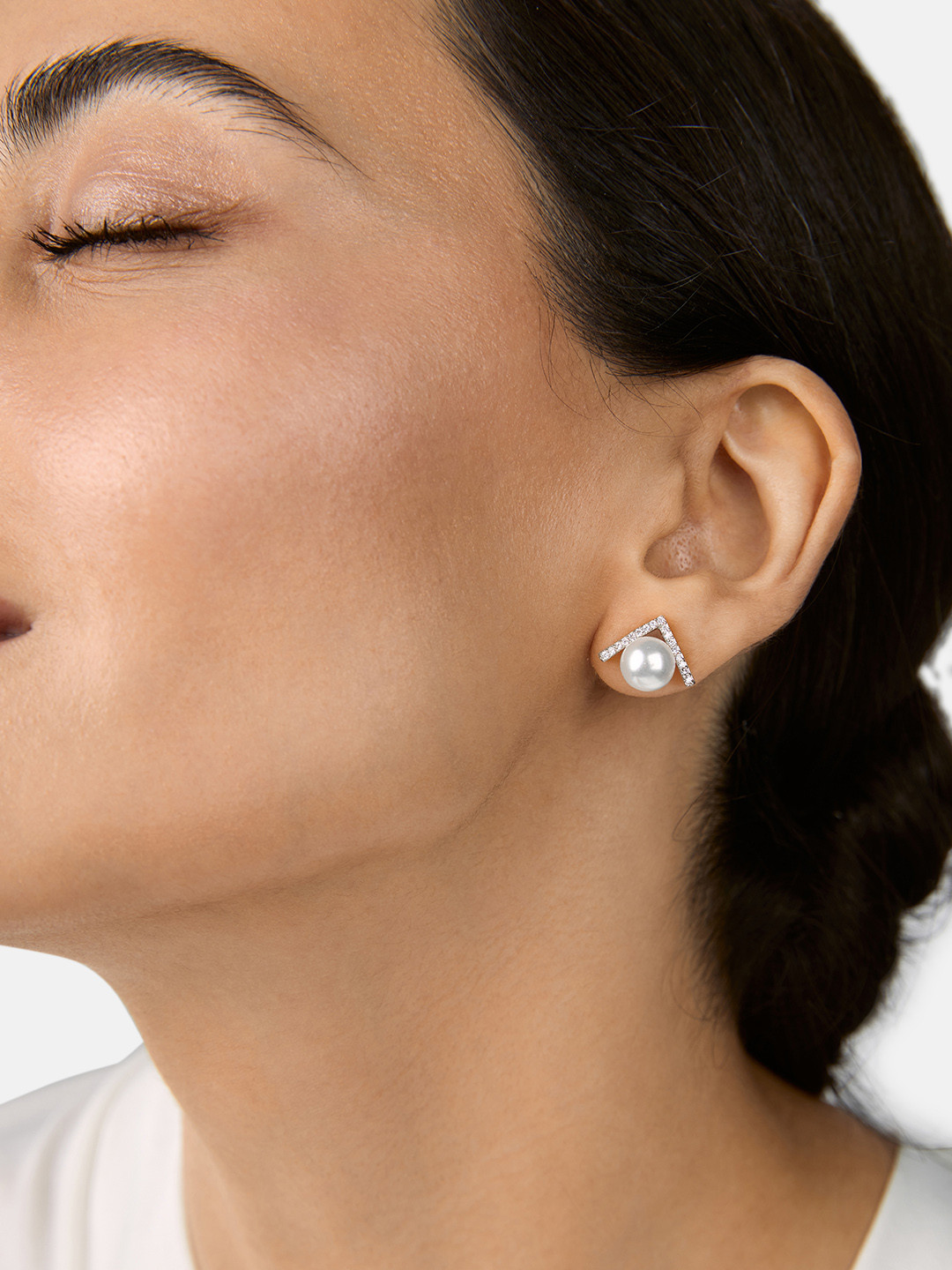 MINUTIAE Silver-Plated & White Triangular Pearl Studs Earrings