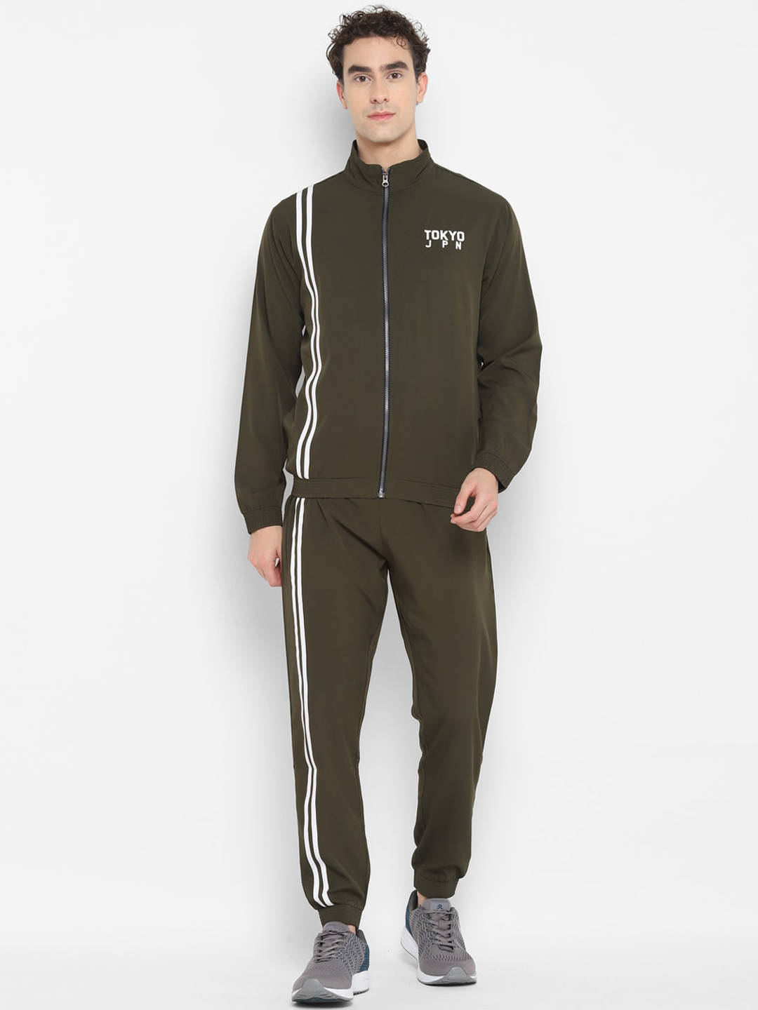 Yuuki Men Olive Green Solid Tracksuit