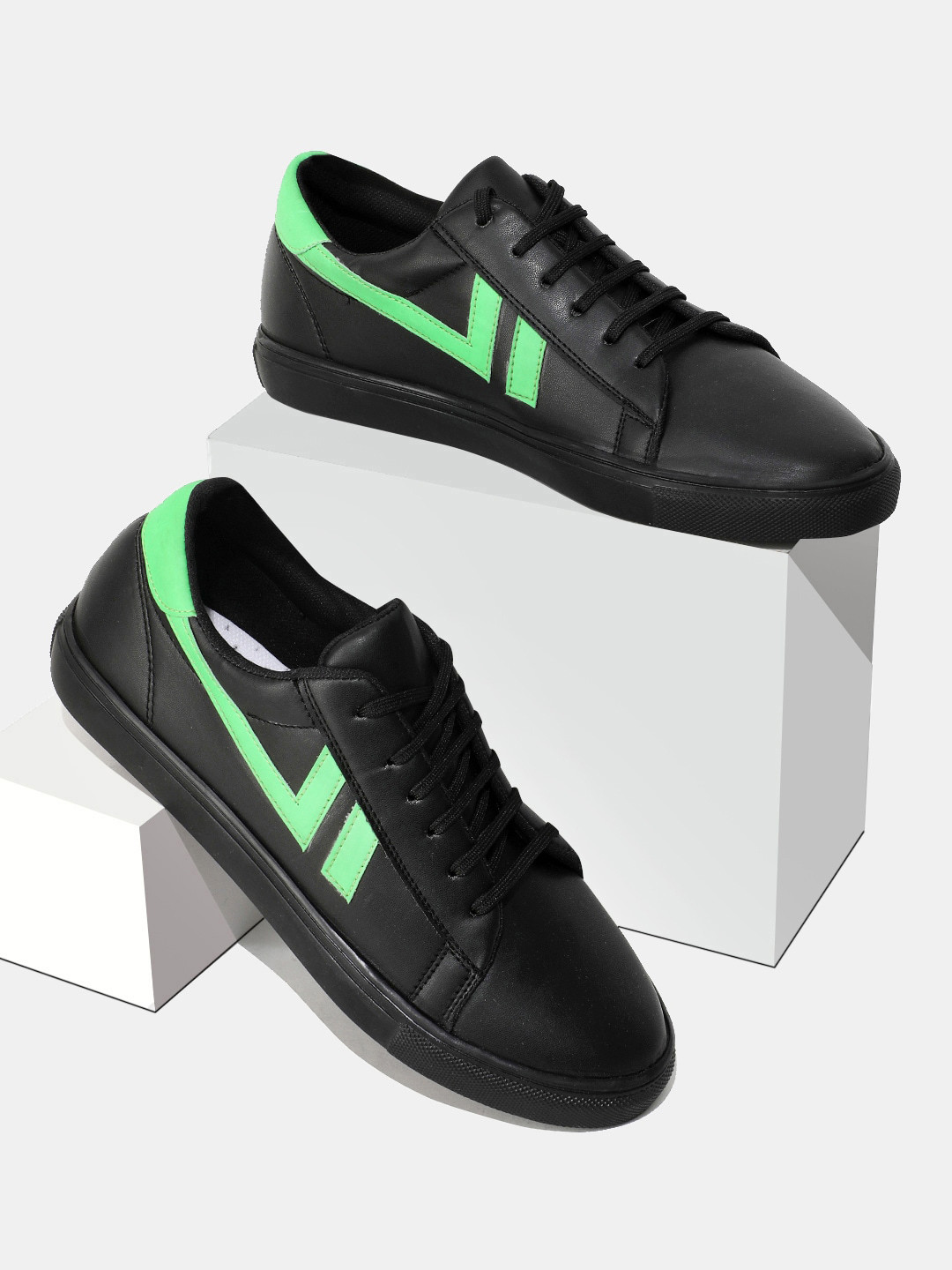 RapidBox Men Black & Green Striped Sneakers