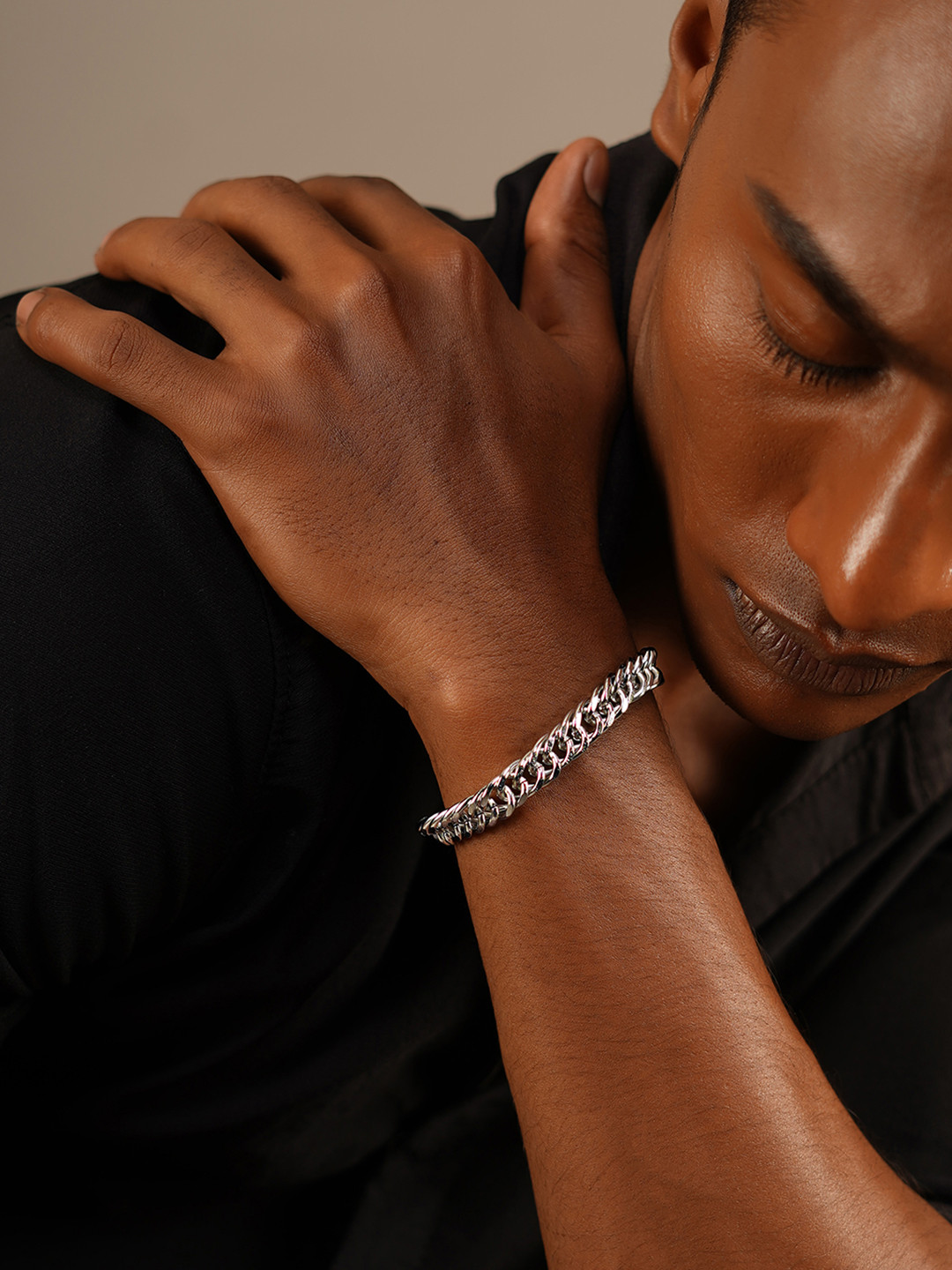 The Roadster Lifestyle Co Men Alloy Handcrafted Rhodium-Plated Link Bracelet