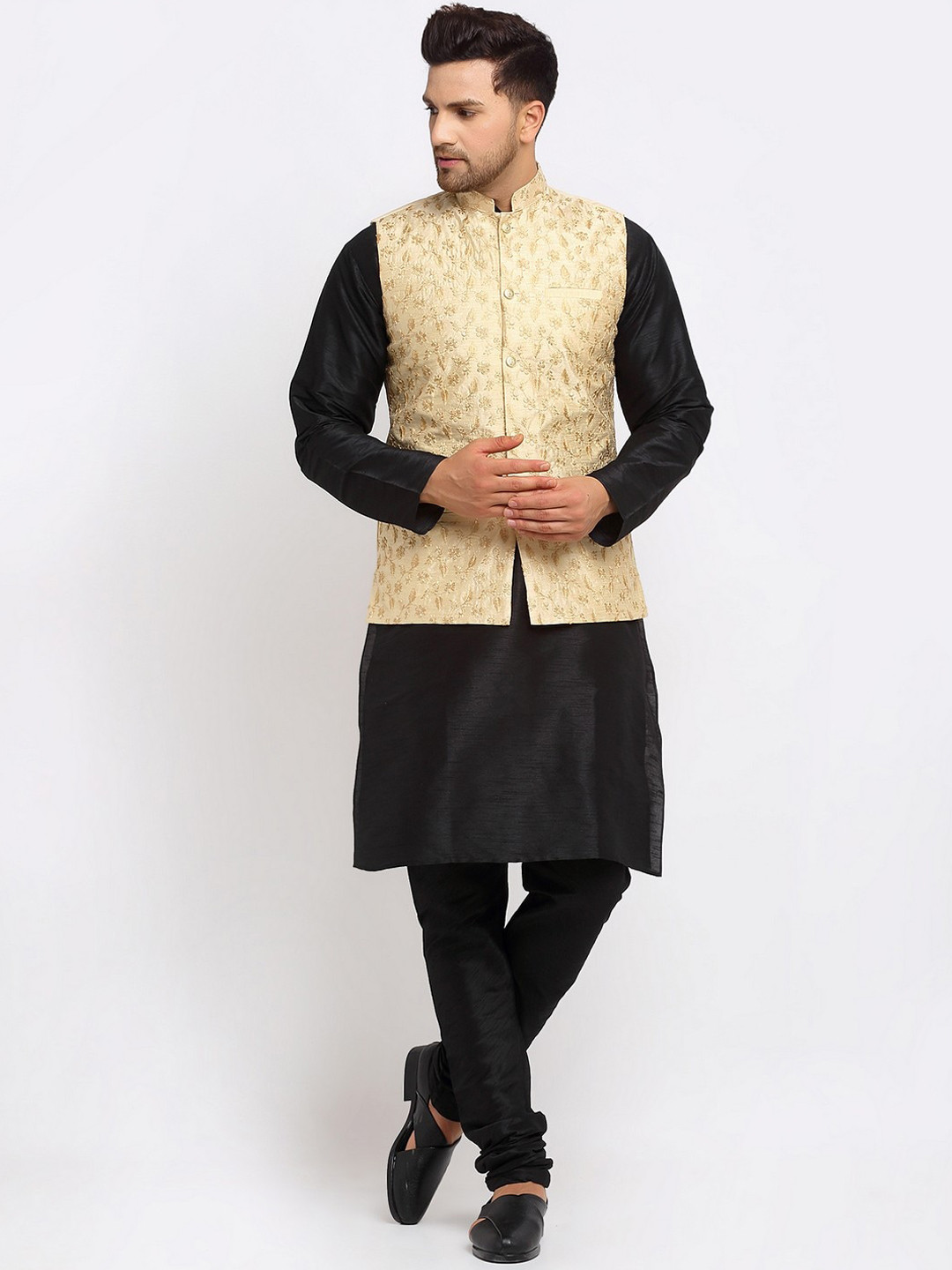 KRAFT INDIA Men Black Kurta and Churidar with Embroidered Nehru jacket