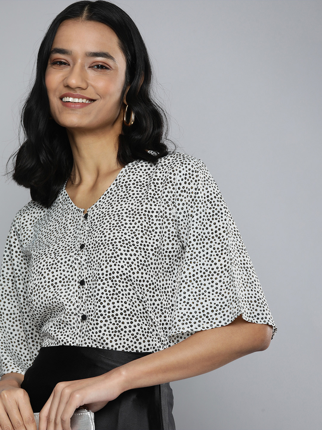 Kvsfab Women White & black Floral Printed Crape Top