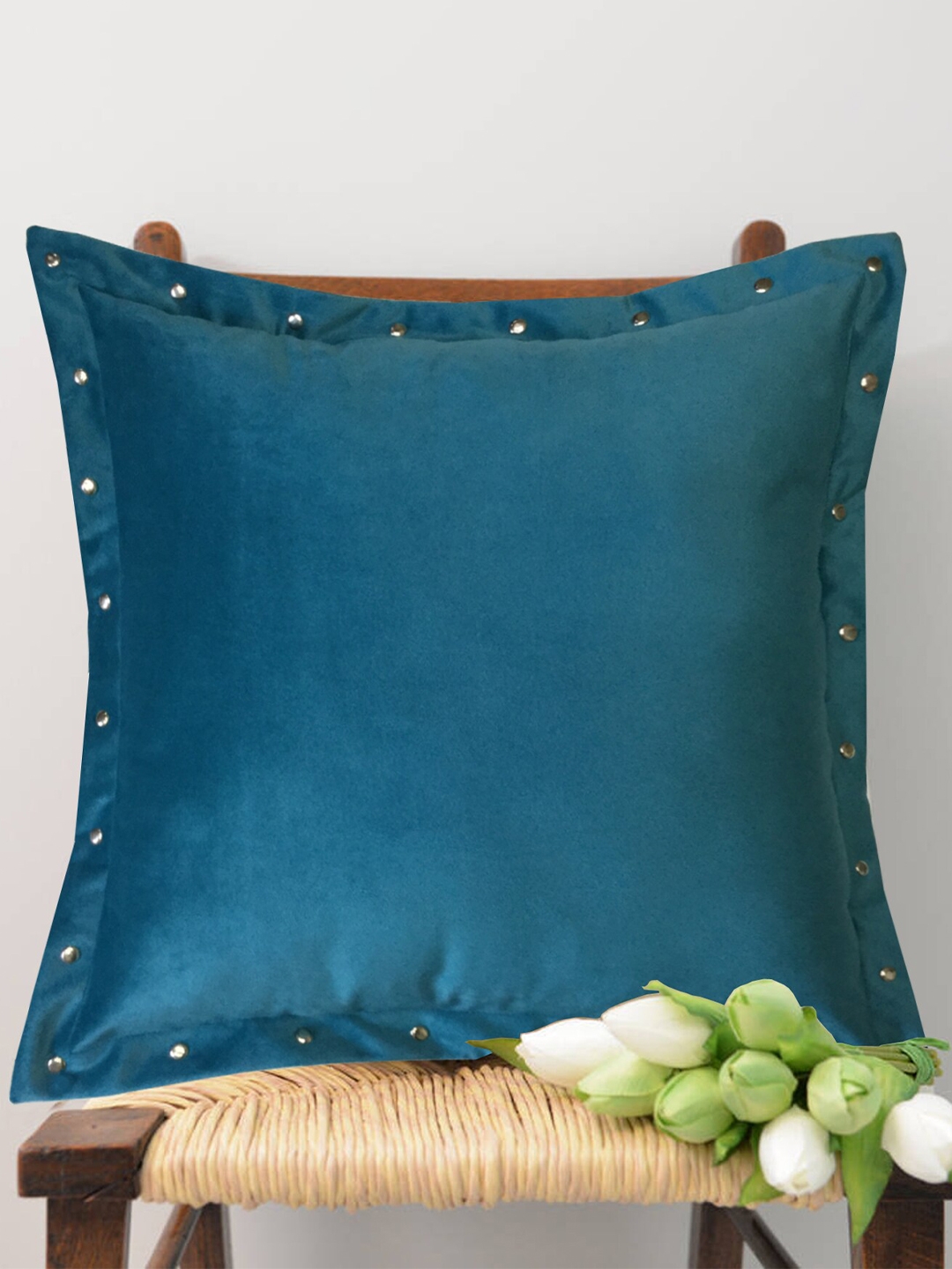Lushomes Blue & Gold-Toned Velvet Square Cushion Covers