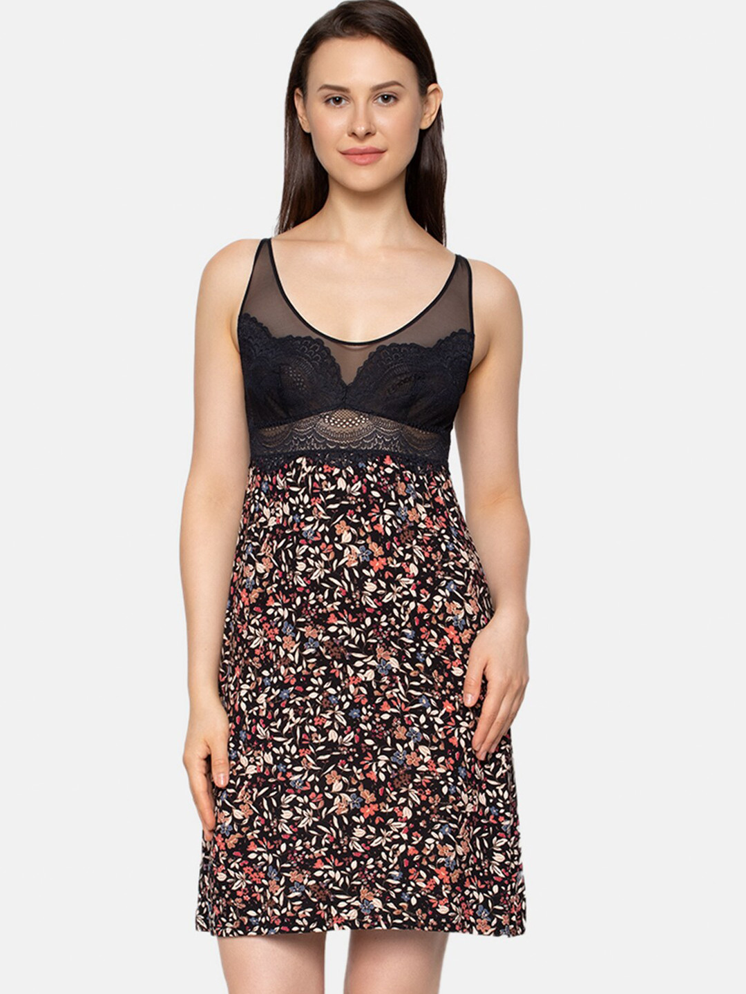 Triumph Darling Spotlight 03 X  Elegant Lace Touch Nightdress