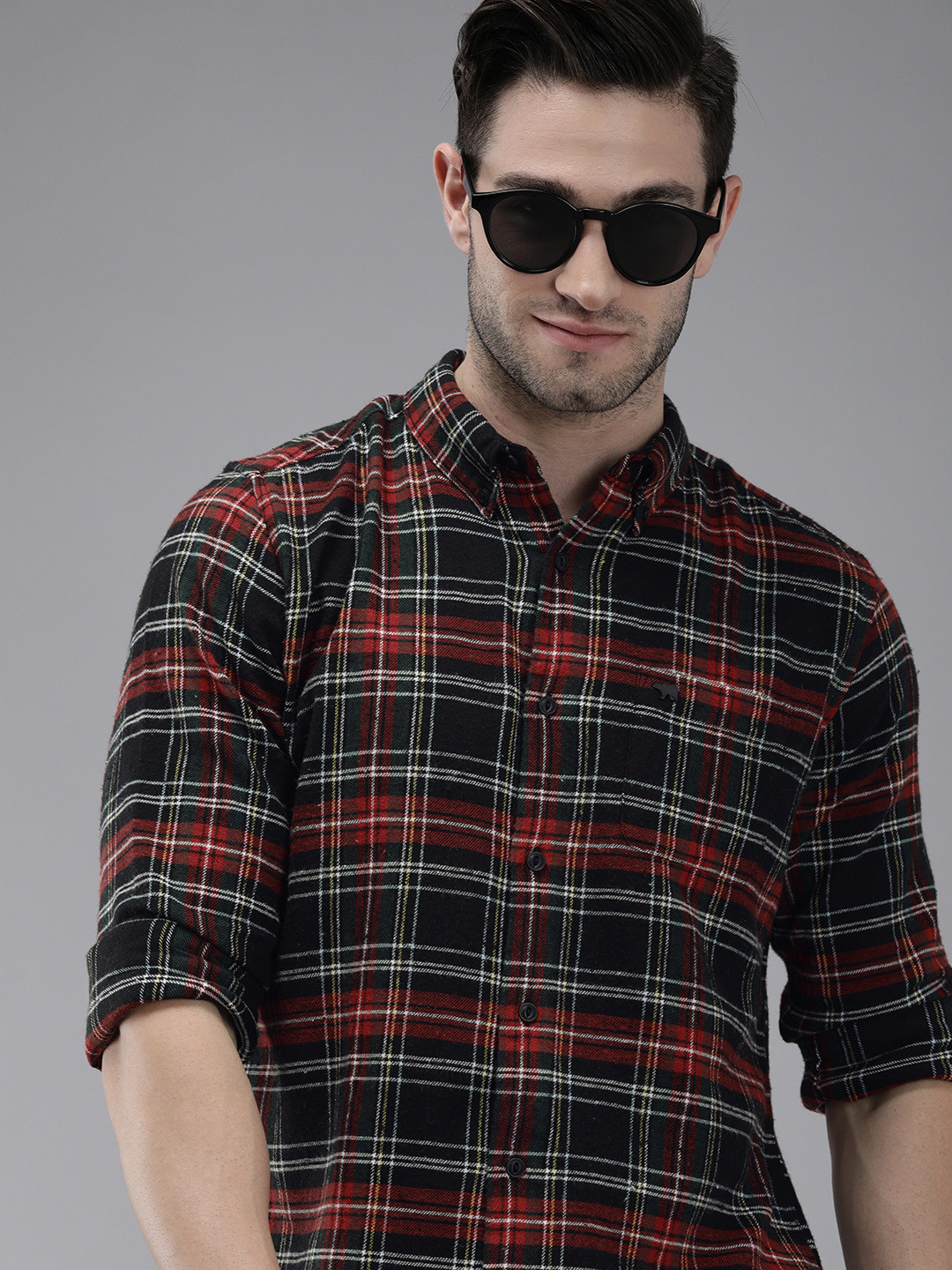THE BEAR HOUSE Men Black & Red Slim Fit Tartan Checked Flannel Pure Cotton Casual Shirt