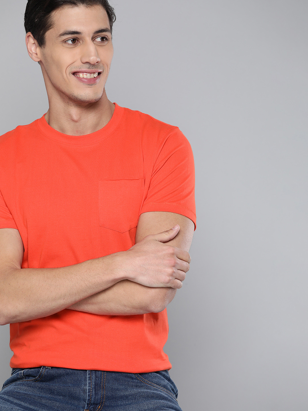 Mast & Harbour Men Red With A Tinge Of Orange Solid T-shirt