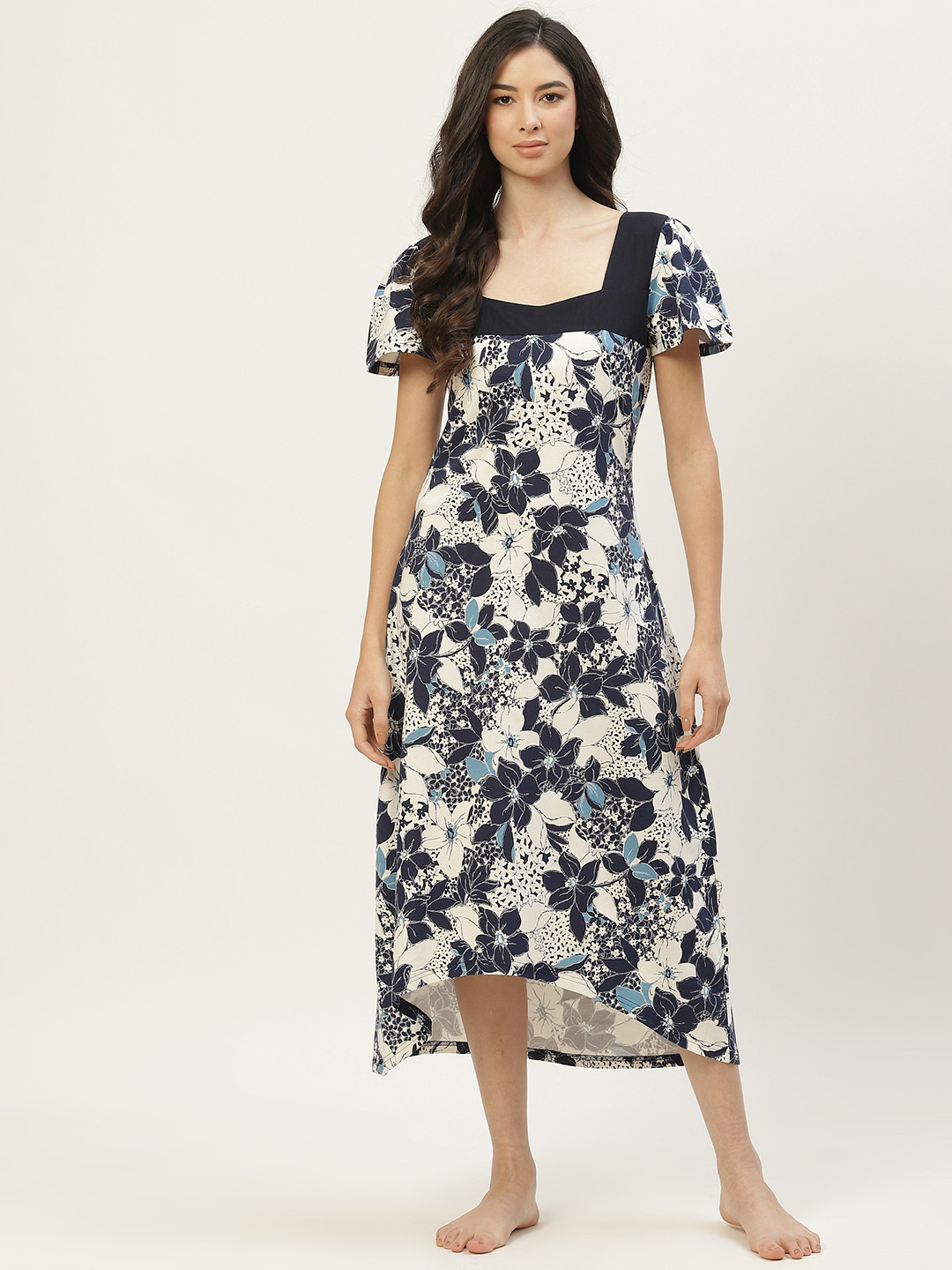 9teenAGAIN Blue & White Printed Nightdress