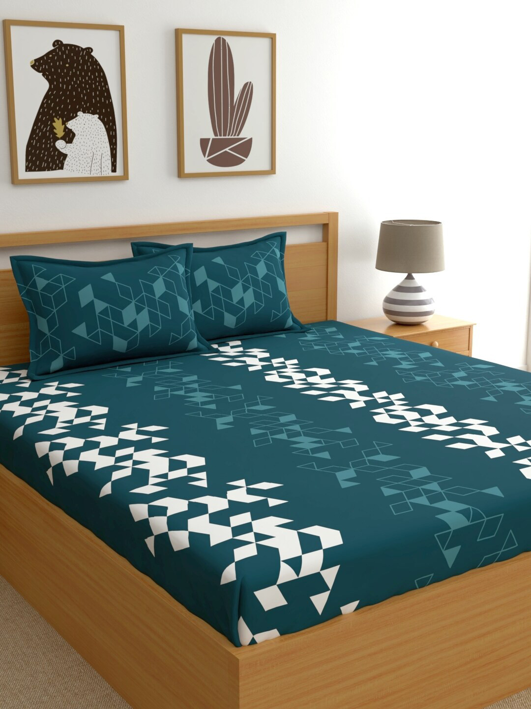 Dreamscape Teal Green & White Geometric 144 TC King Bedsheet with 2 Pillow Covers