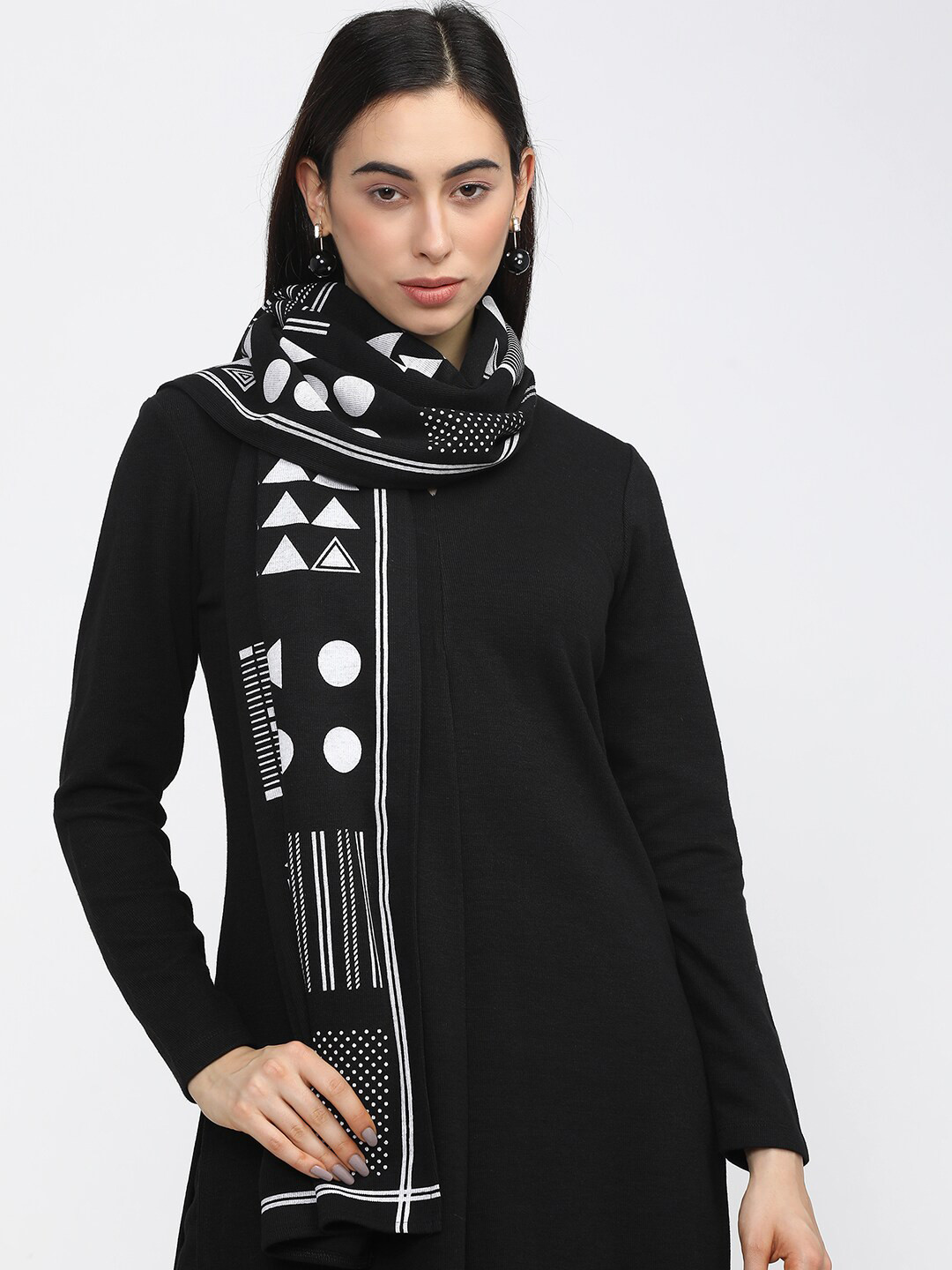 Vishudh Black & White Printed Dupatta