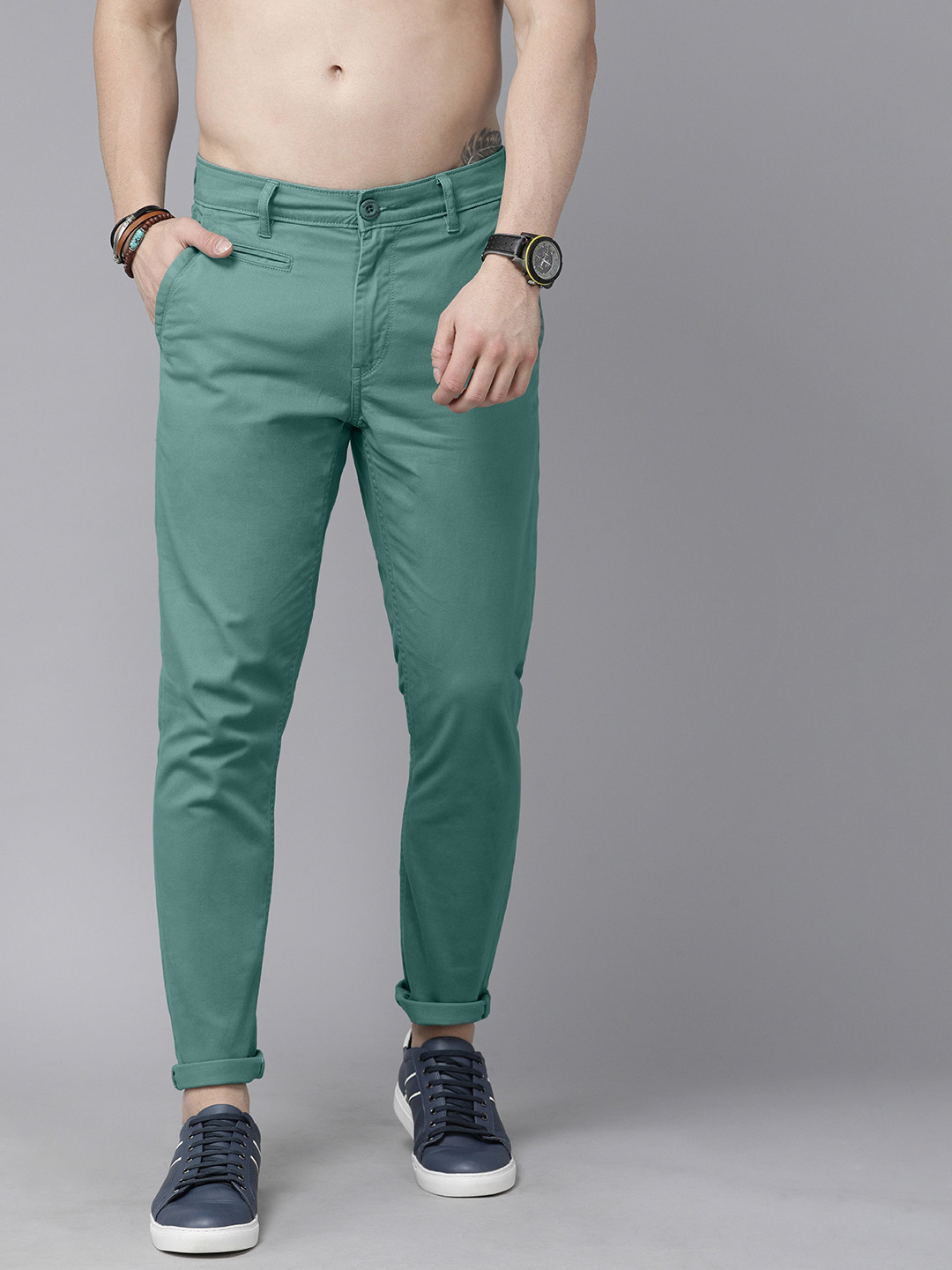 The Roadster Lifestyle Co Men Green Chinos Trousers