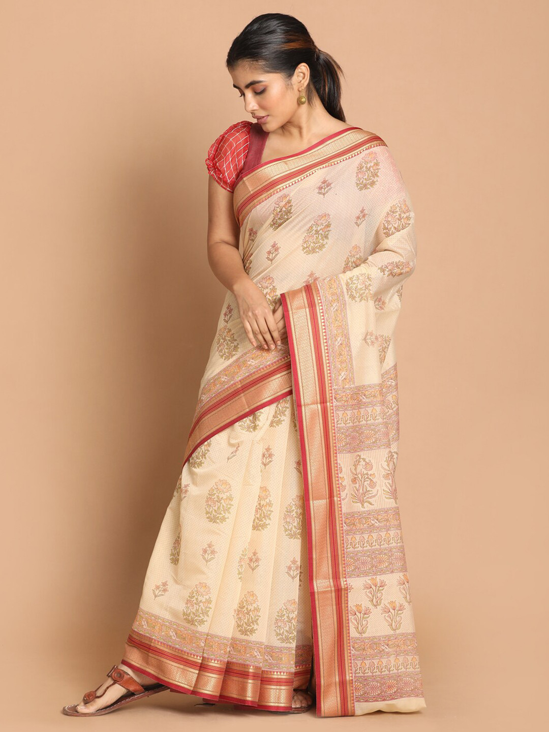 Saranee Cream-Coloured & Maroon Ethnic Motifs Saree