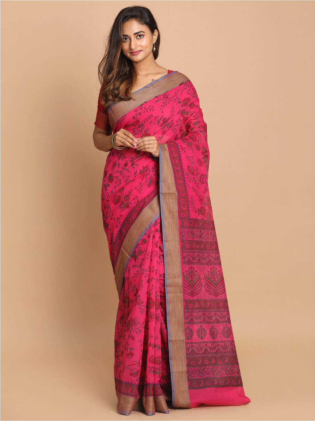 Saranee Magenta & Red Floral Printed Saree