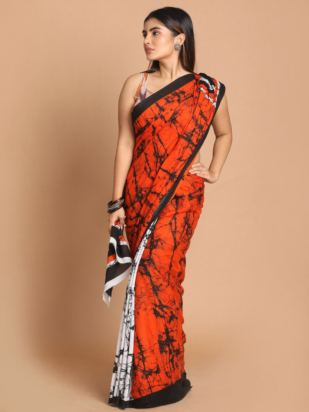 Saranee Red & Black Tie and Dye Pure Cotton Saree