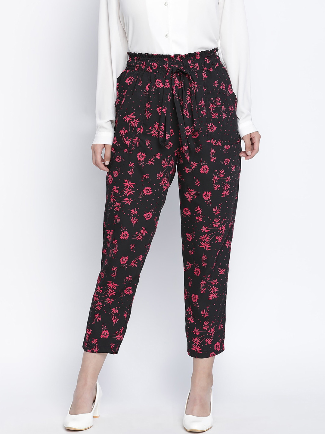 Oxolloxo Women Black Floral Printed Pleated Peg Trousers