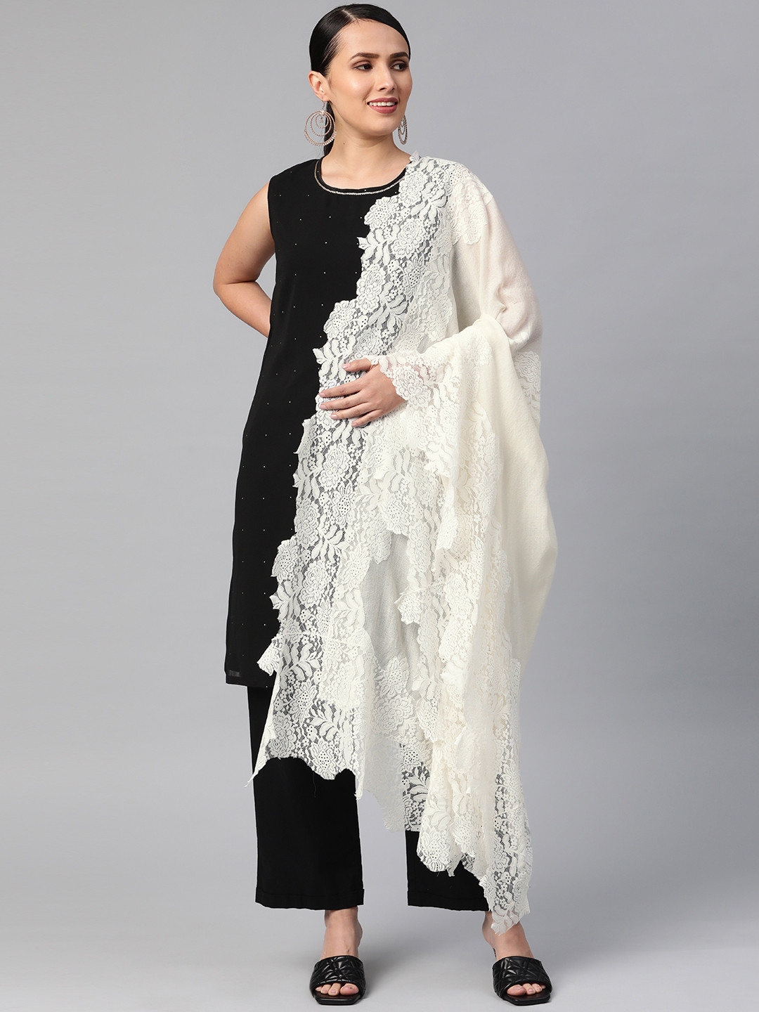 MODARTA White Shawl with valentino lace