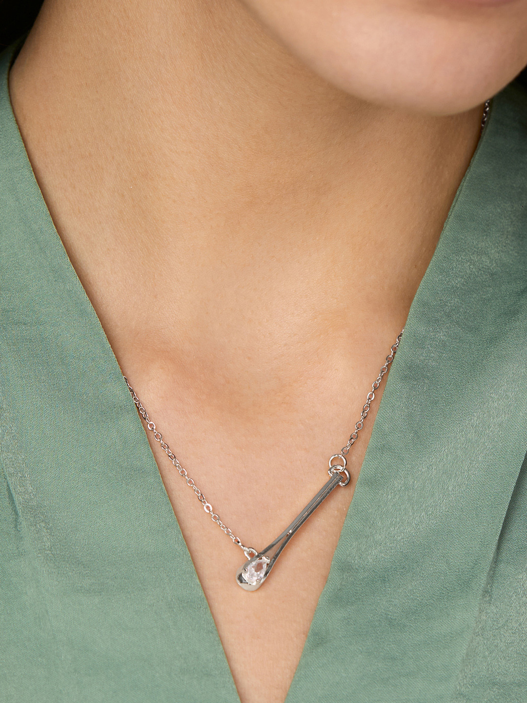 MINUTIAE Silver-Toned & White Tilting Drop Crystal Pendant Silver-Plated Chain