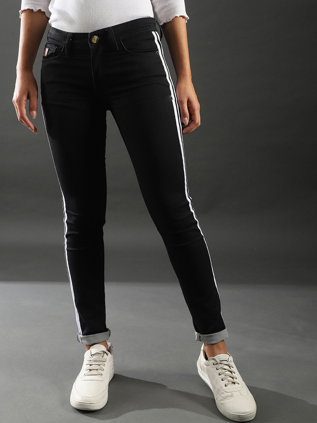 Campus Sutra Women Black Slim Fit Jeans