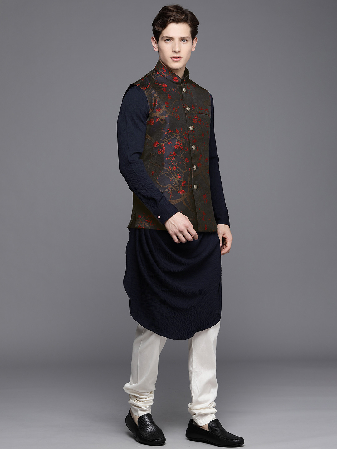 Manyavar Men Navy Blue & White Self Design Pleated Kurta with Churidar & Nehru Jacket