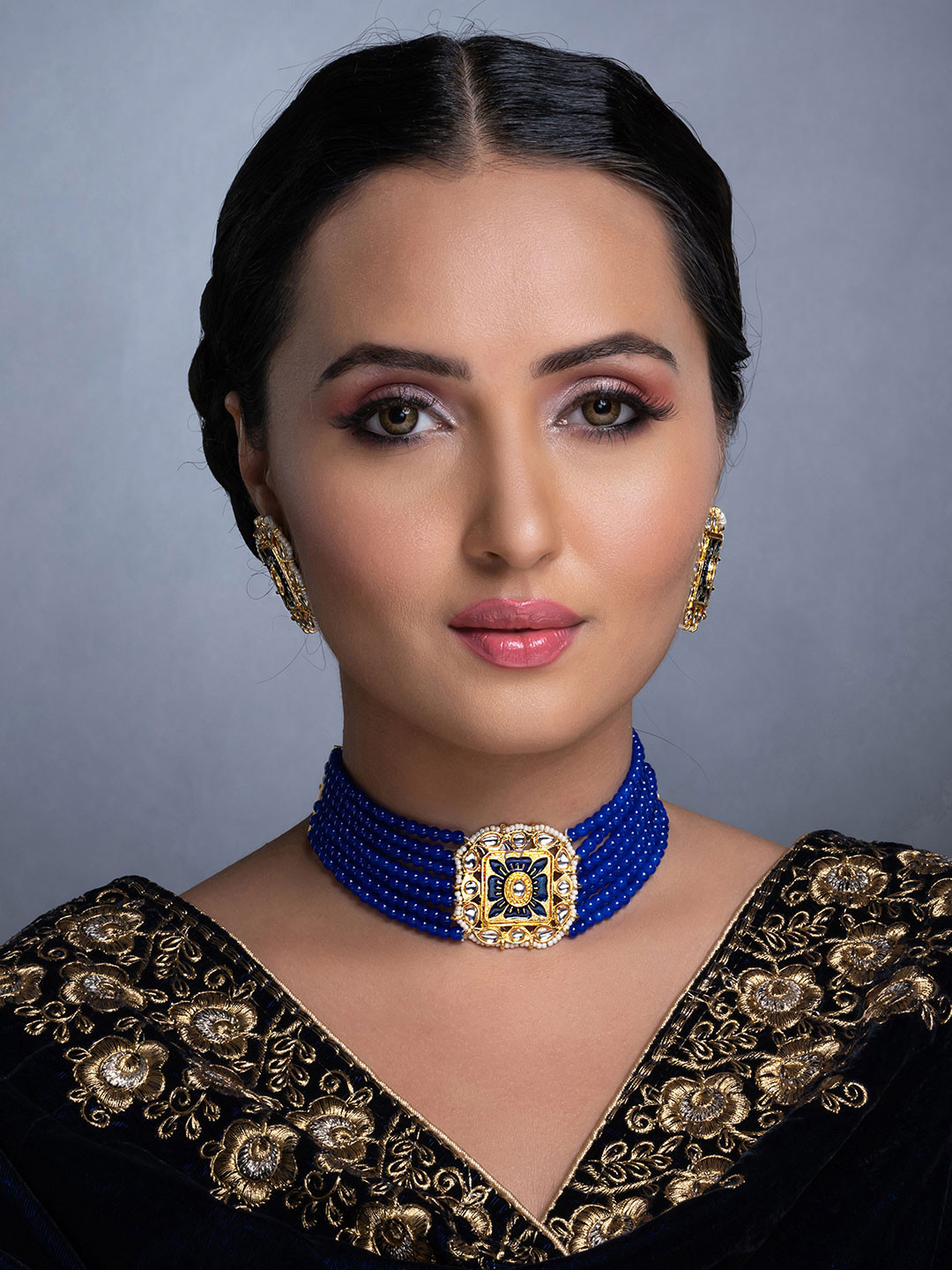 Sukkhi Gold-Plated White Kundan-Studded & Blue Beaded Meenakari Jewellery Set
