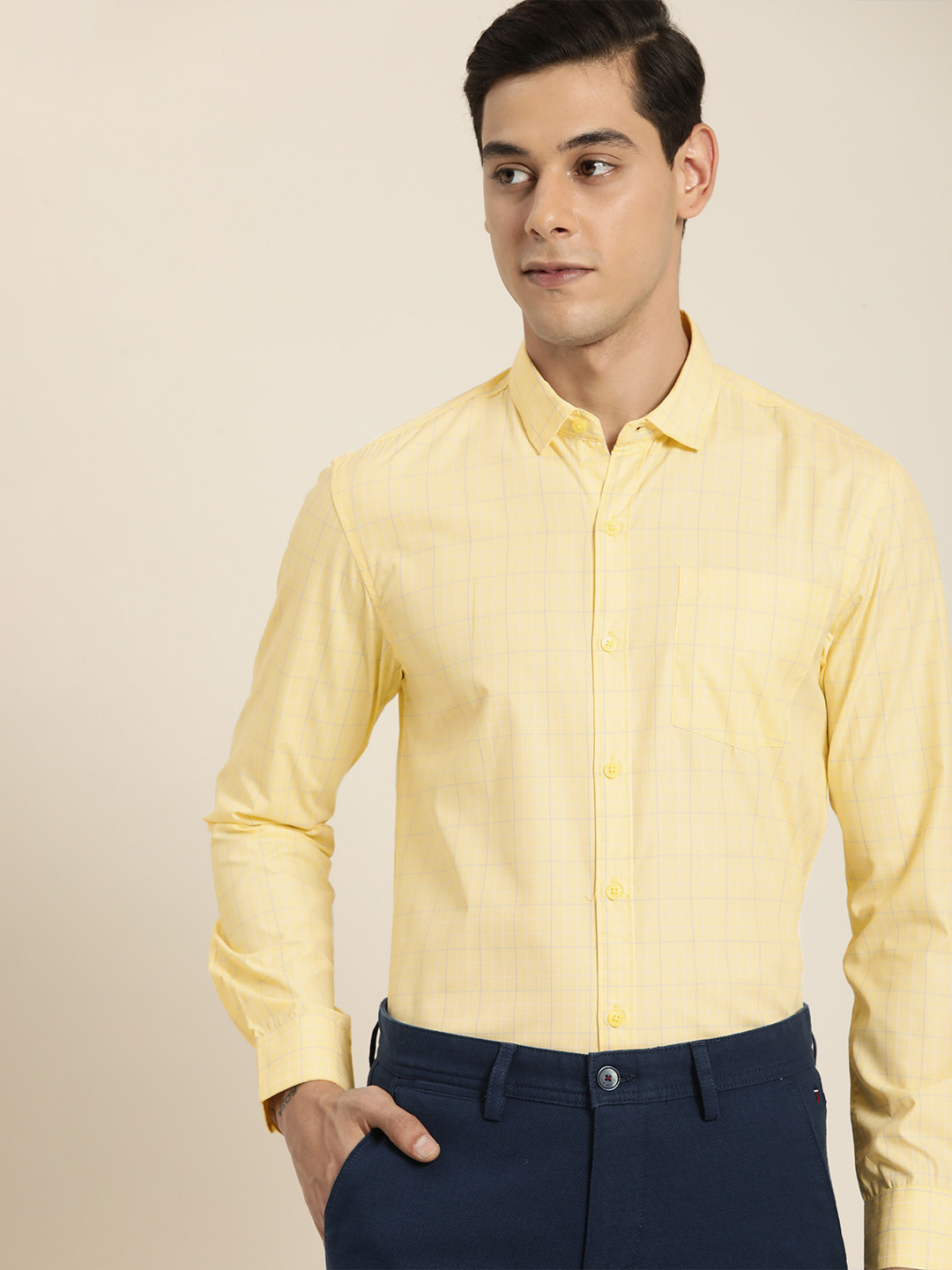 INVICTUS Men Yellow & Blue Slim Fit Checked Semiformal Shirt