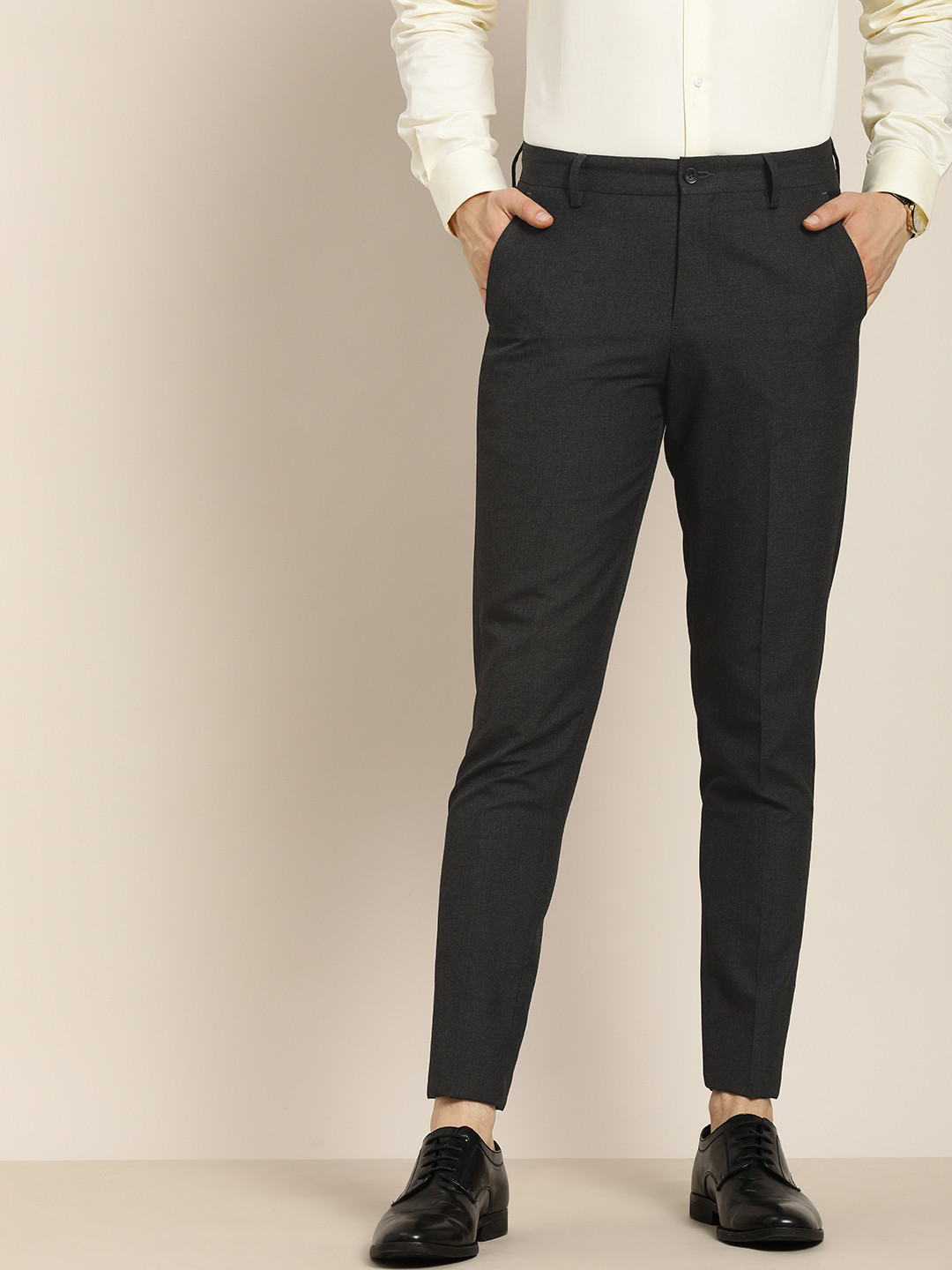 INVICTUS Men Black Solid Slim Fit Mid-Rise Semiformal Regular Trousers