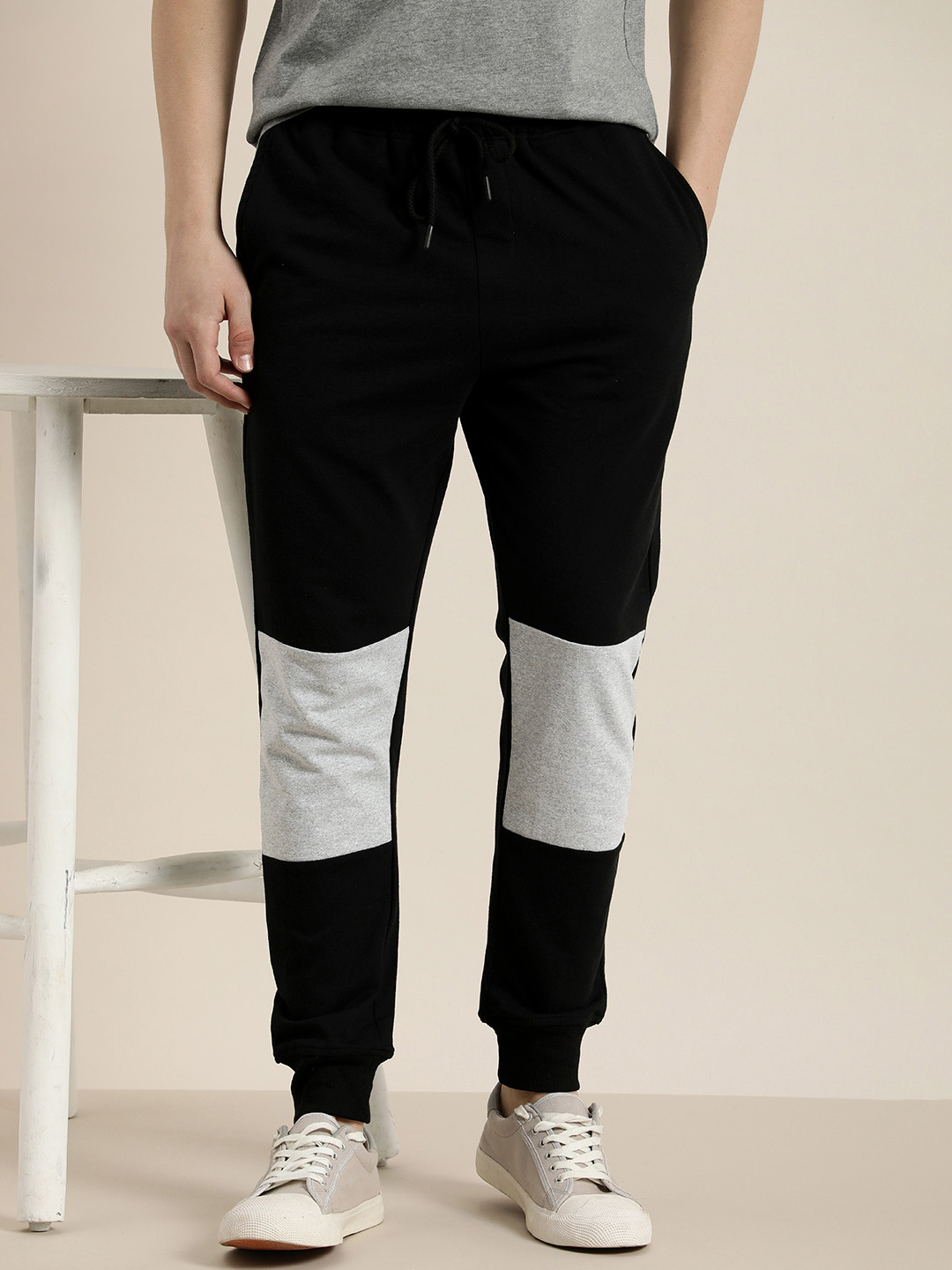 Invictus Indoor Men Colourblocked Mid-Rise Regular Joggers