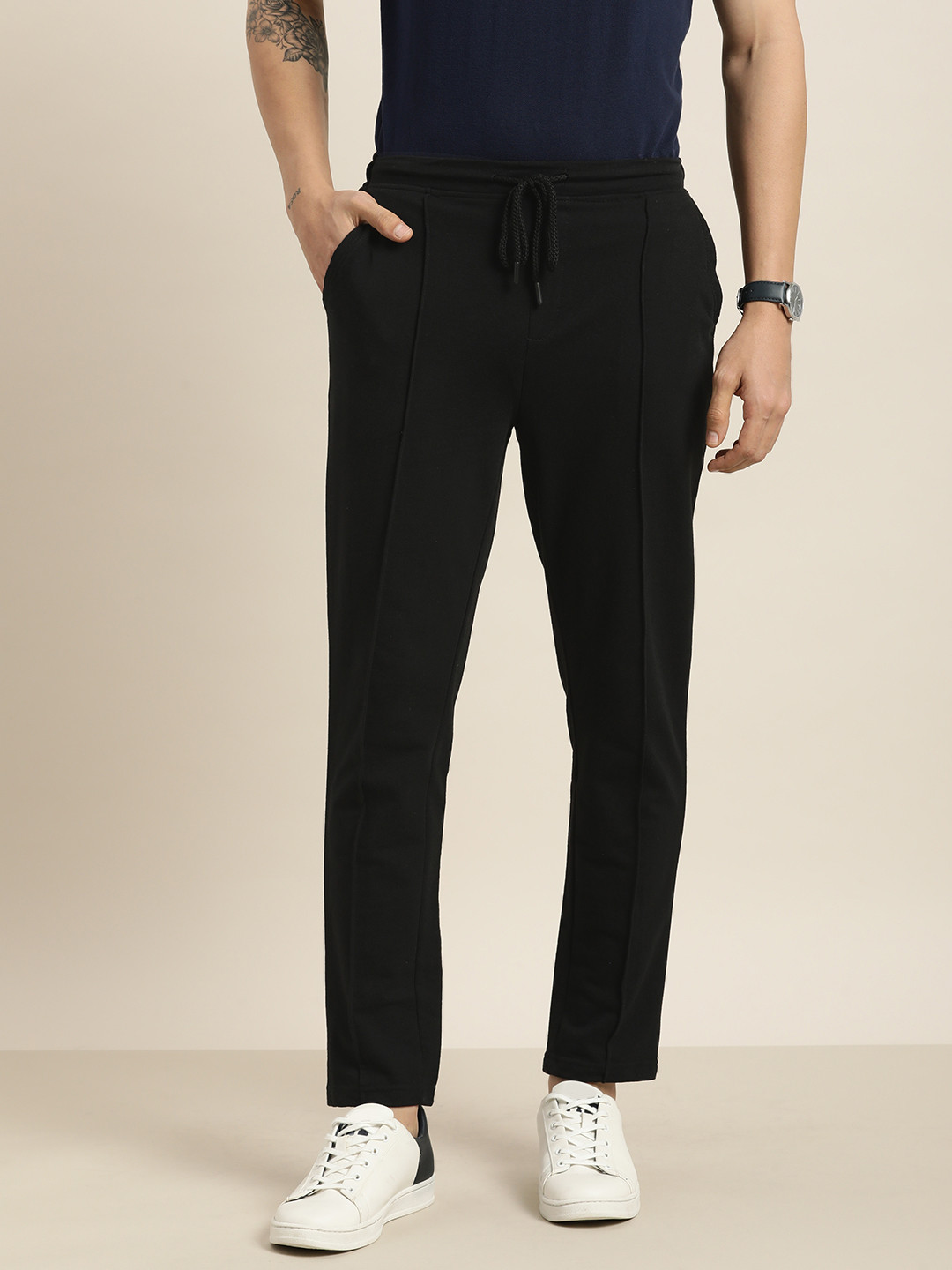 Invictus Indoor Men Black Solid Mid-Rise Regular Track Pants