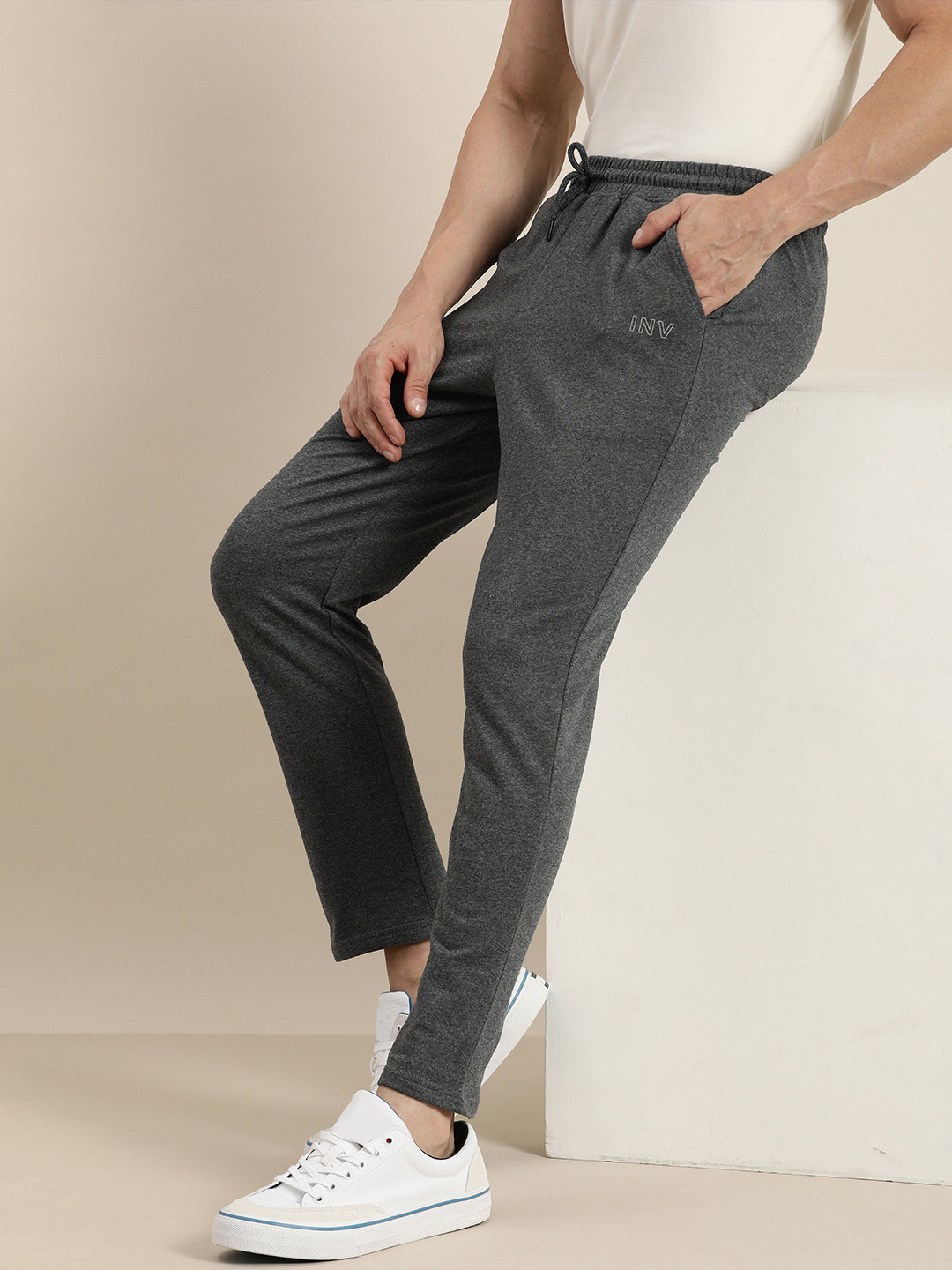 Invictus Indoor Men Grey Melange Solid Regular Fit Mid-Rise Track Pants