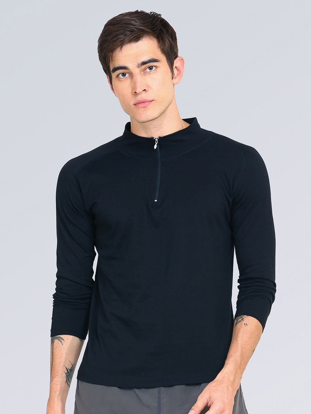 appulse Men Black High Neck Pockets T-shirt