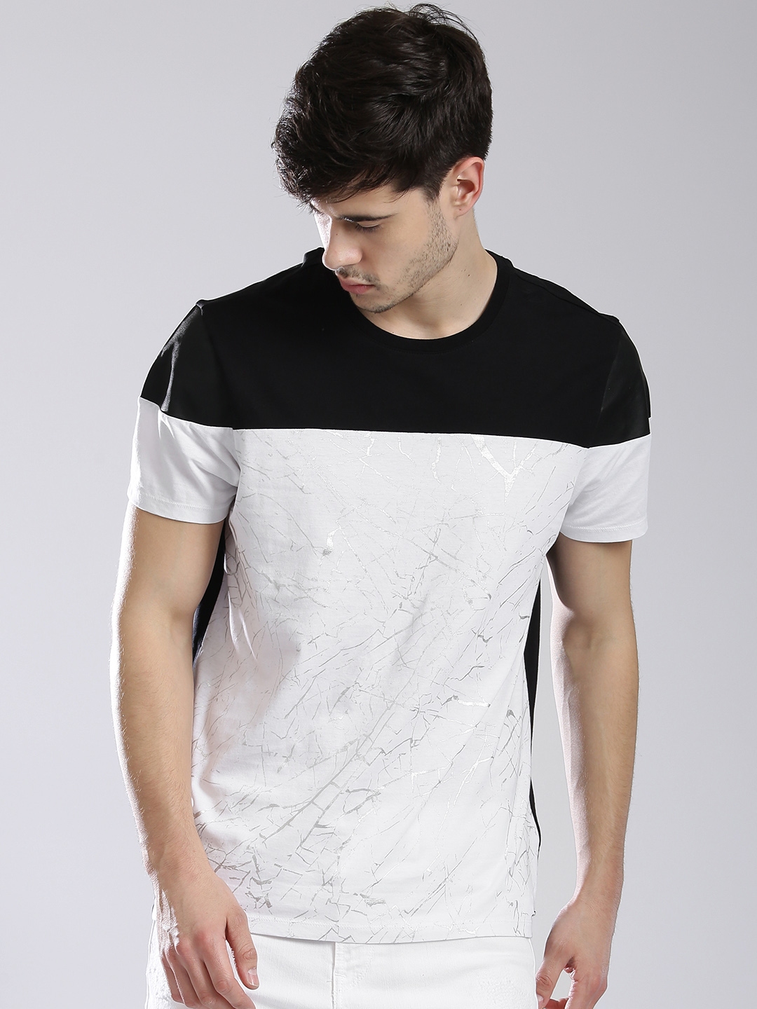 Buy GUESS Men Off white Black Colourblocked Printed Round Neck Pure Cotton T shirt Tshirts for Men 1623846 Myntra