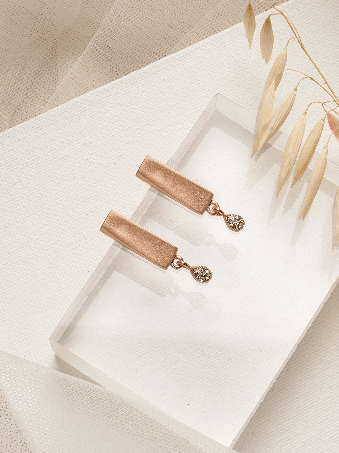 JOKER & WITCH Rose Gold Contemporary Dew Drop Earrings