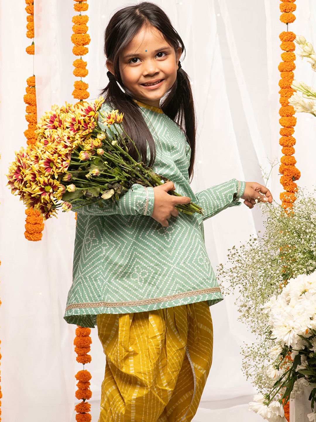 Tiber Taber Girls Green Printed Regular Gotta Patti Pure Cotton Kurta with Dhoti Pants & With Dupatta