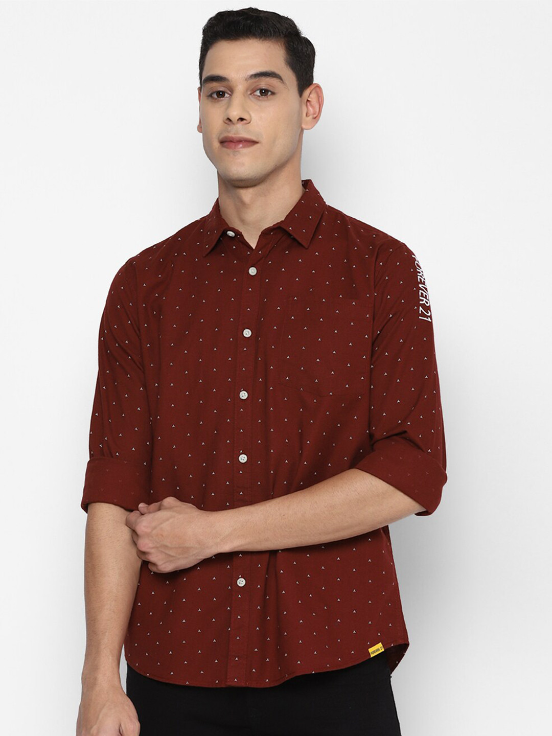 FOREVER 21 Men Maroon Slim Fit Opaque Printed Casual Shirt