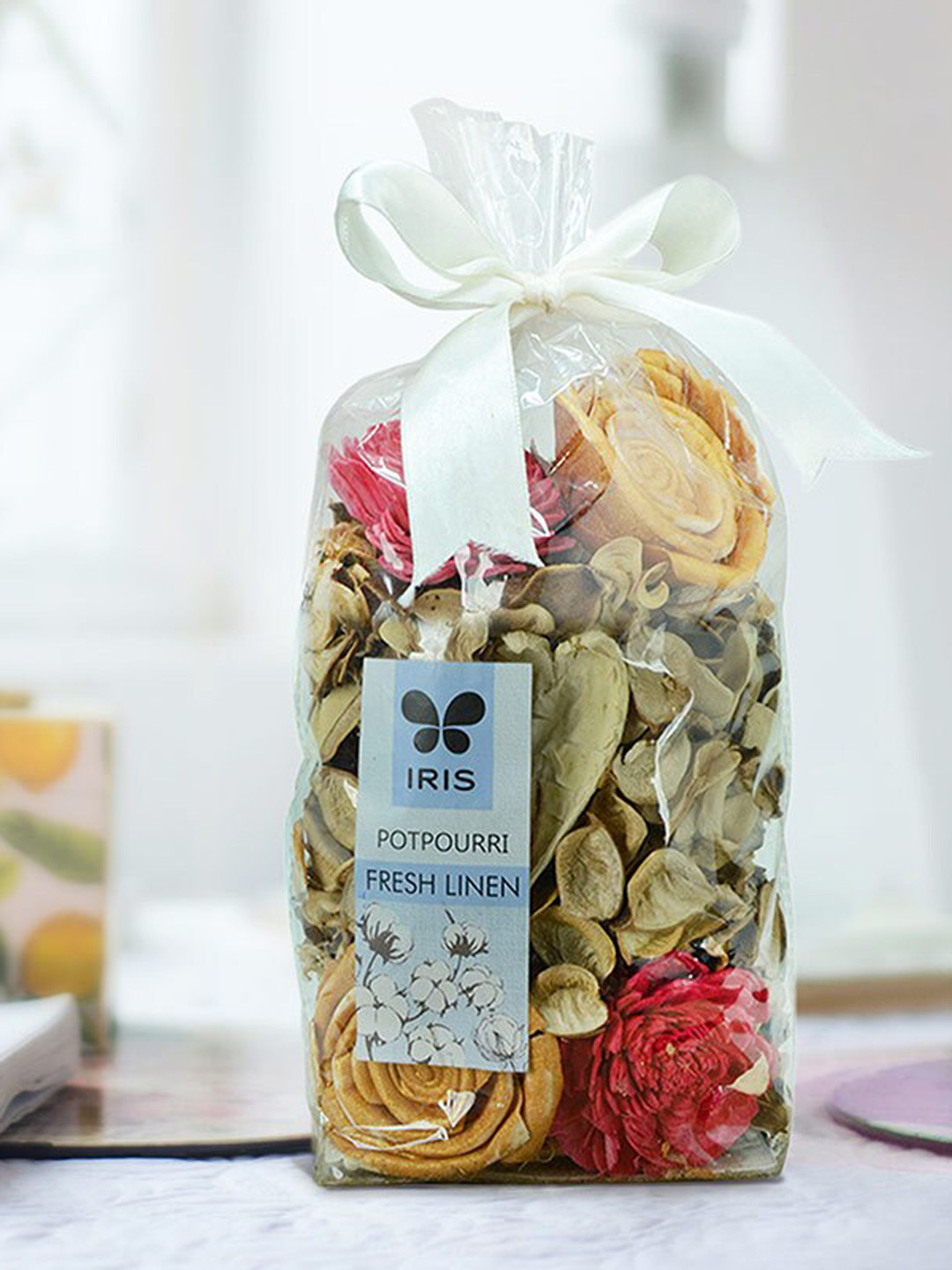 Iris White & Red Solid Fresh Linen Potpourri