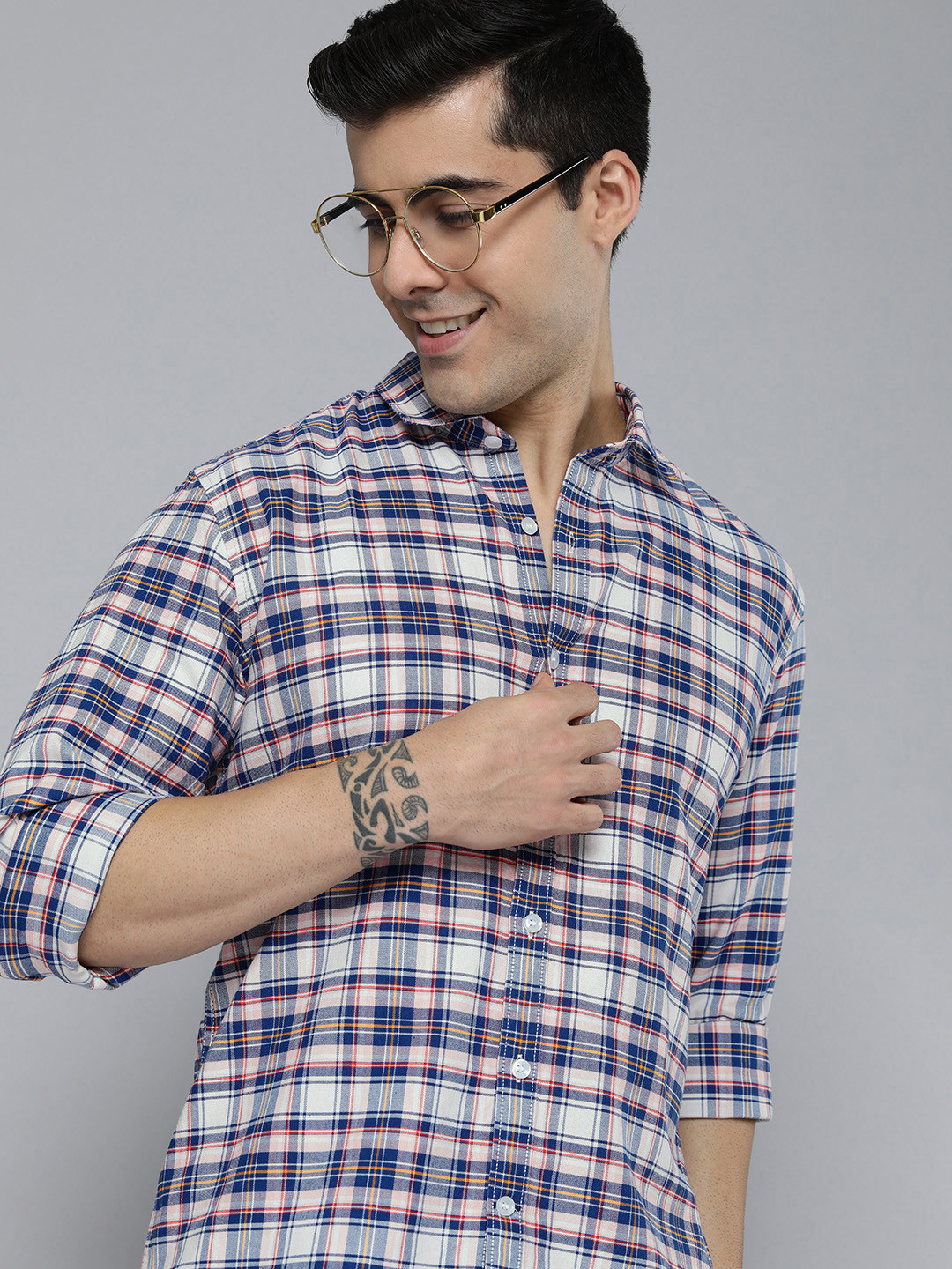 Mast & Harbour Men Blue And White Slim Fit Tartan Checked Cotton Casual Shirt