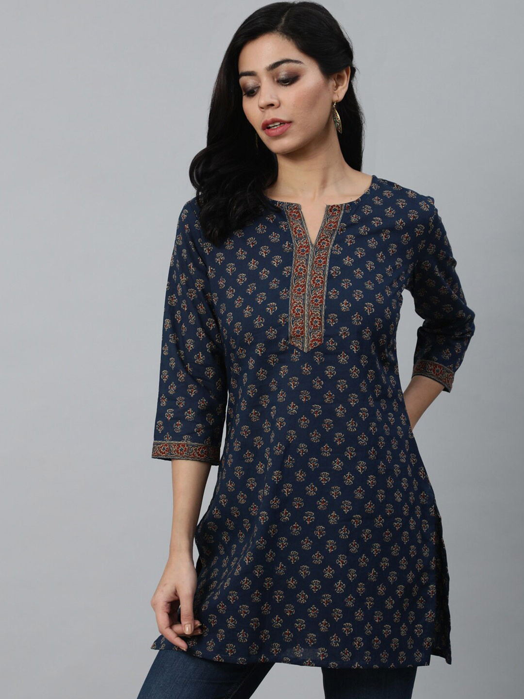 Nayo Navy Blue & Maroon Printed Tunic