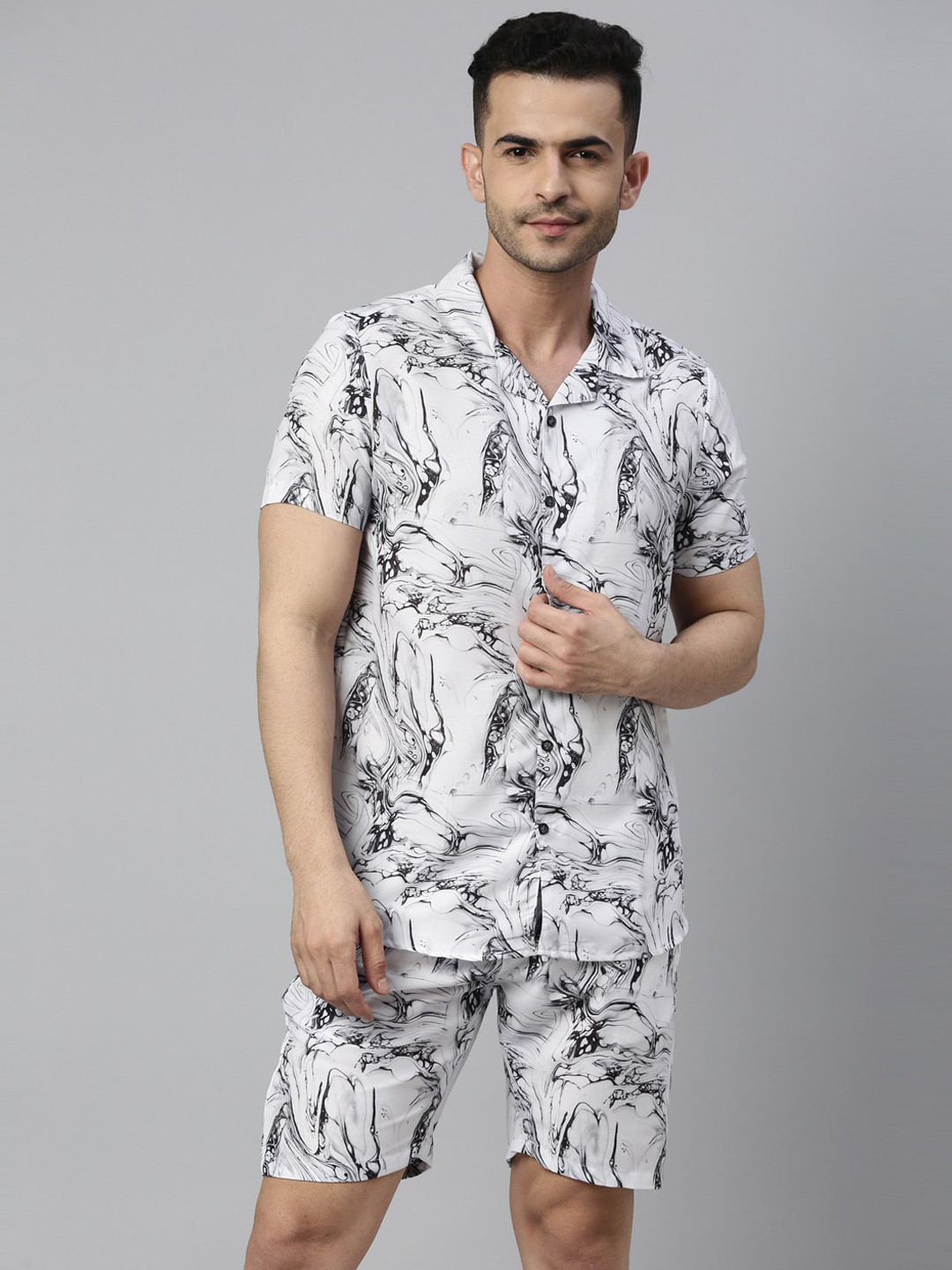 Bushirt Men White & Black Printed Night Suit