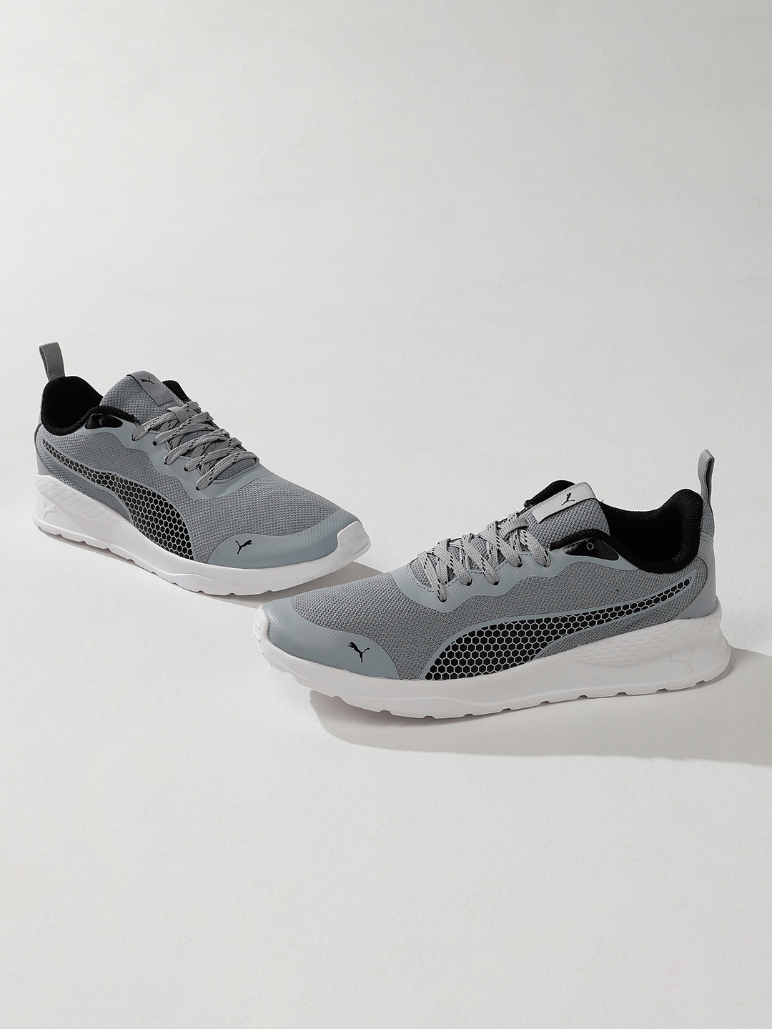 Puma Men Grey Colourblocked Sneakers