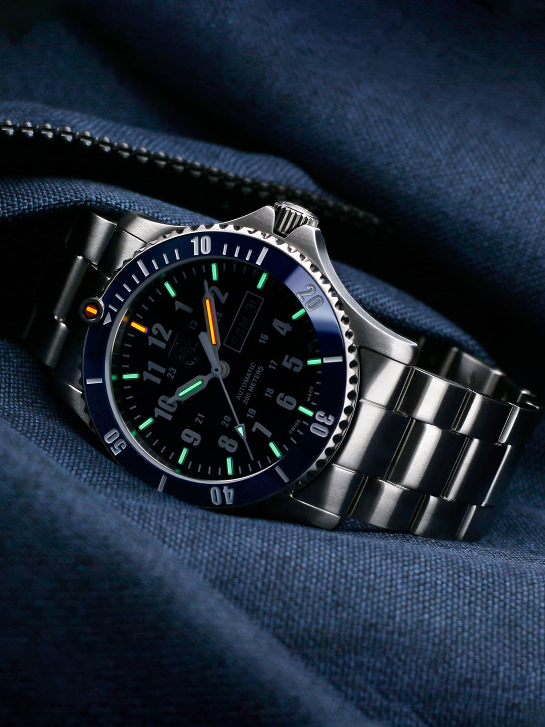 Luminox Men Blue Dial & Silver Toned Stainless Steel Bracelet Style Straps Analogue Automatic Motion Powered Watch