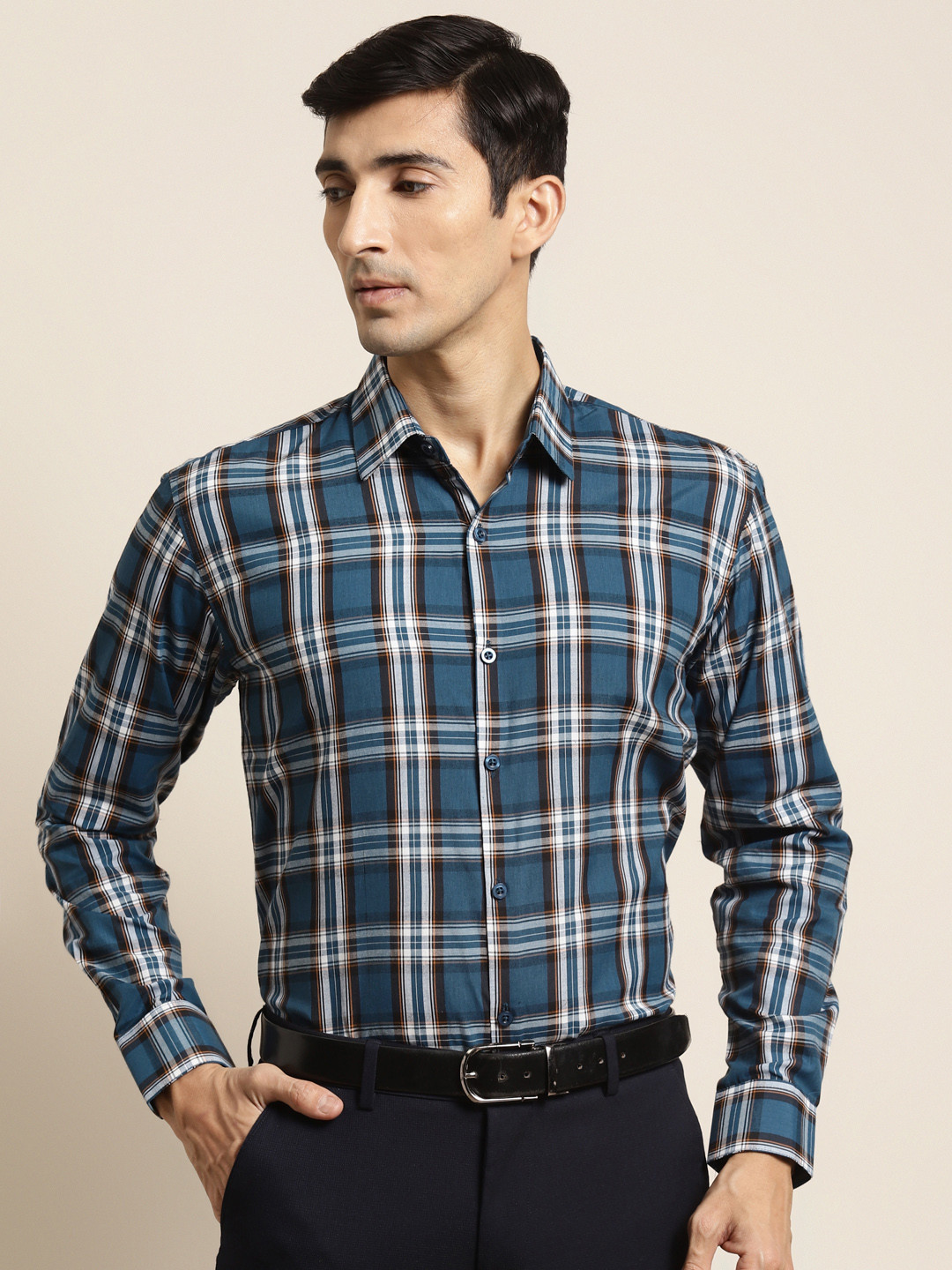 SOJANYA Men Blue & Off-White Cotton Classic Fit Checked Formal Shirt