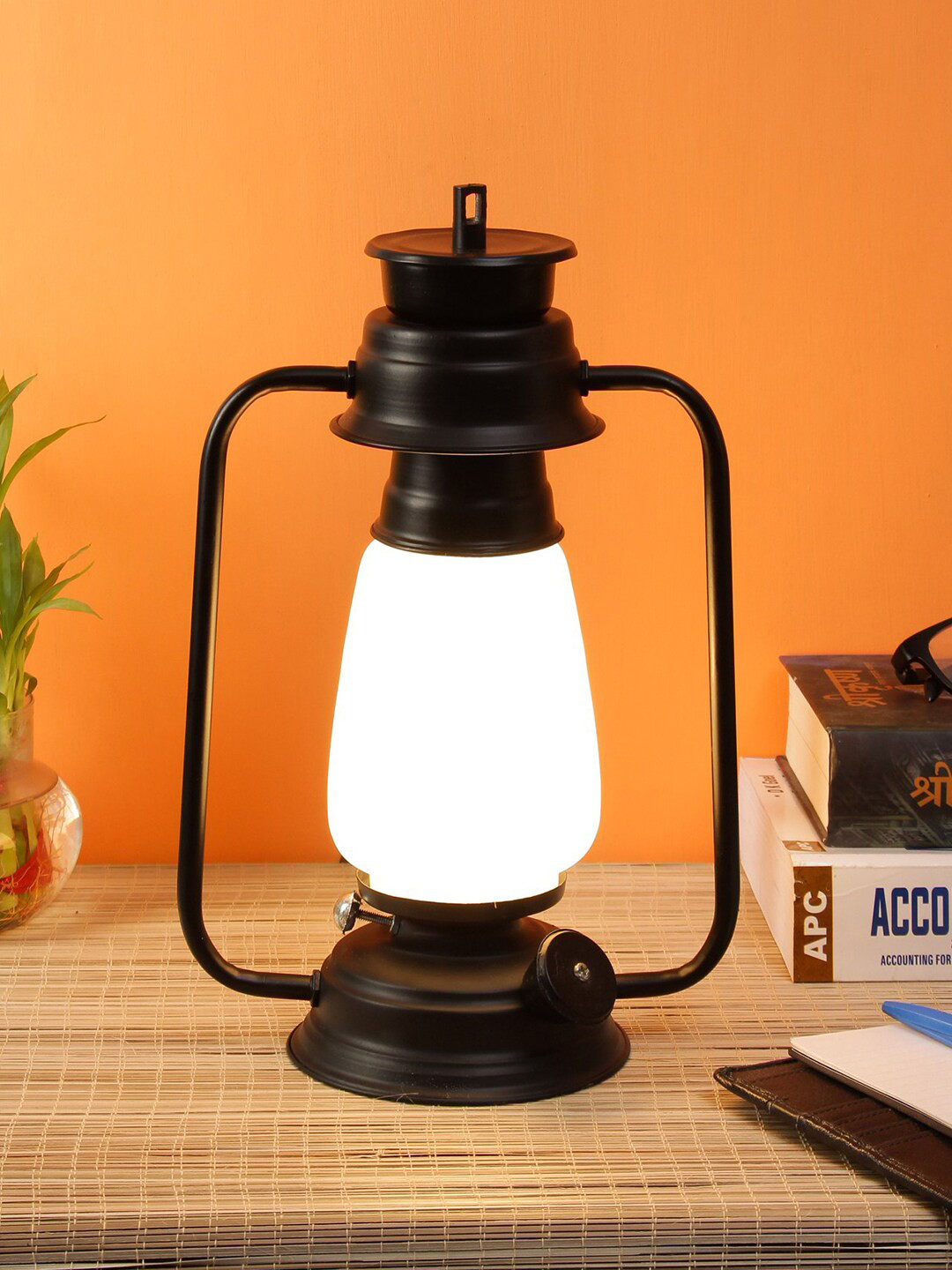 Devansh Black & White Traditional Table Lamp