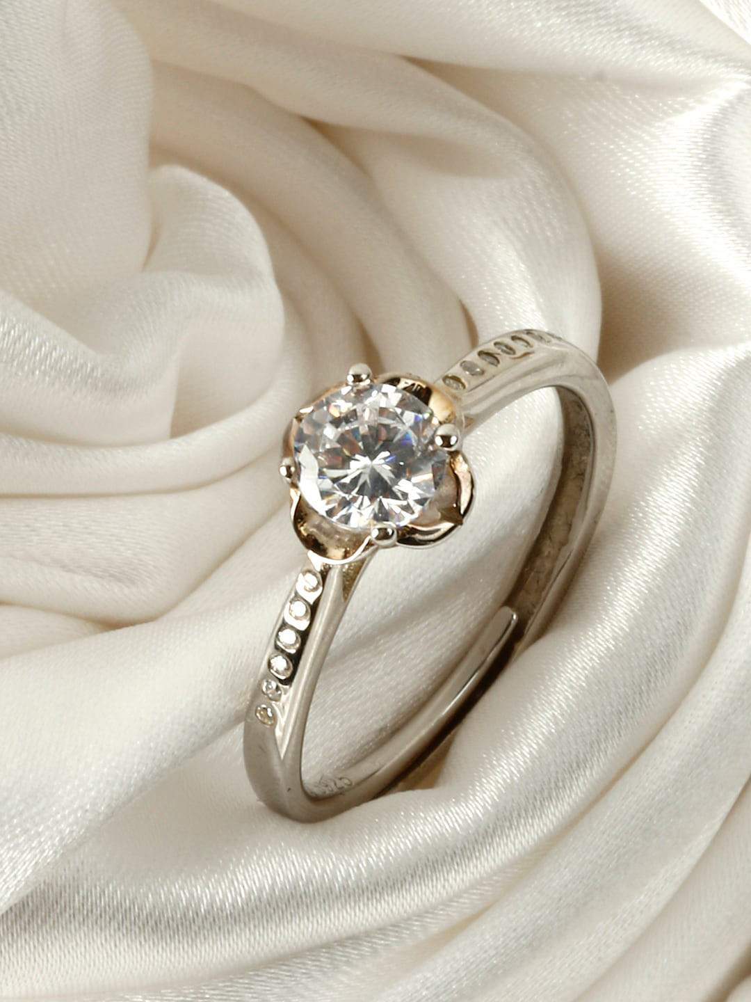 GIVA 925 Sterling Silver Rhodium Plated Zircon Shimmer Flower Ring