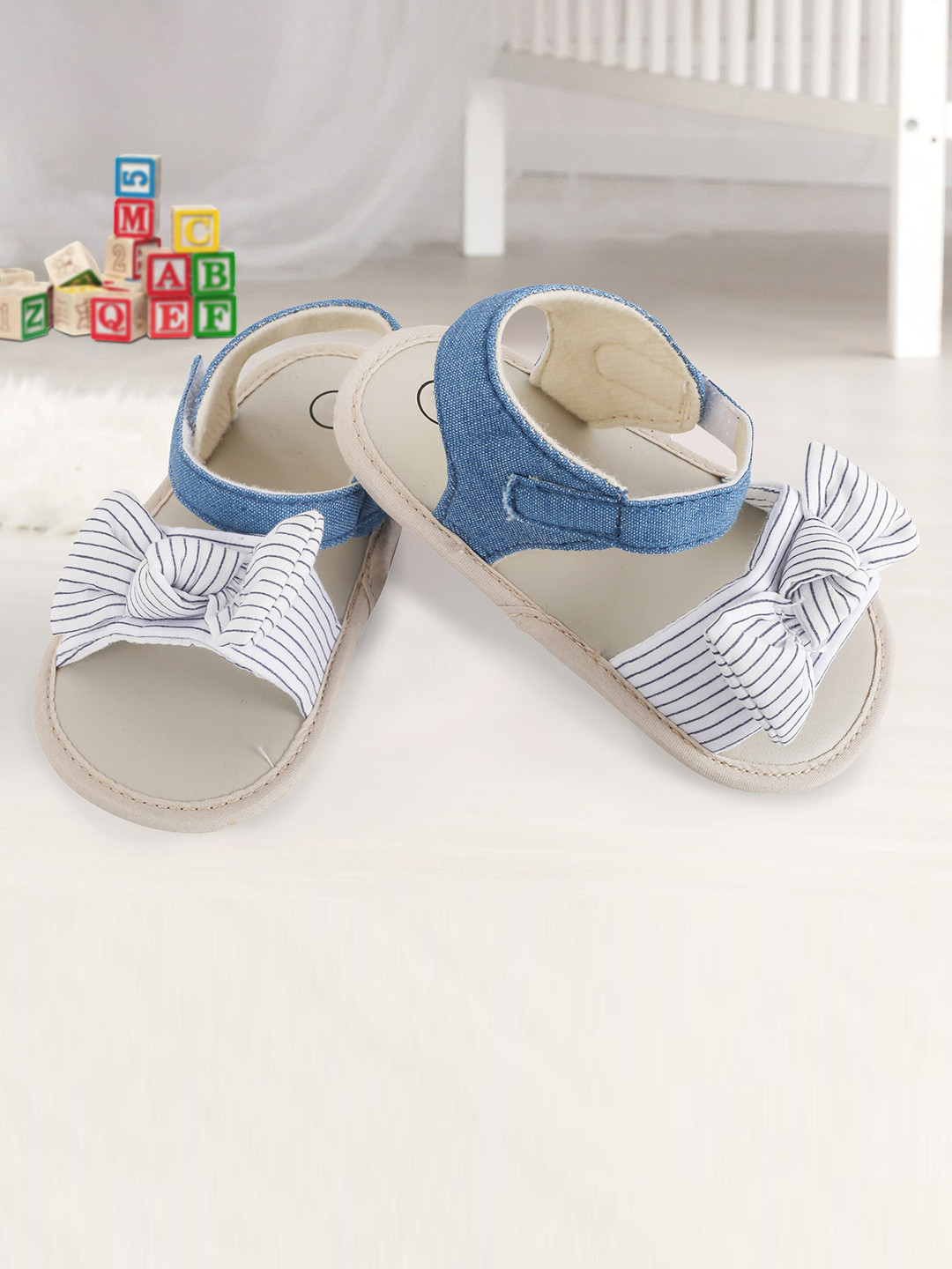 Baby Moo Infant Girls Cream & Blue Solid Booties