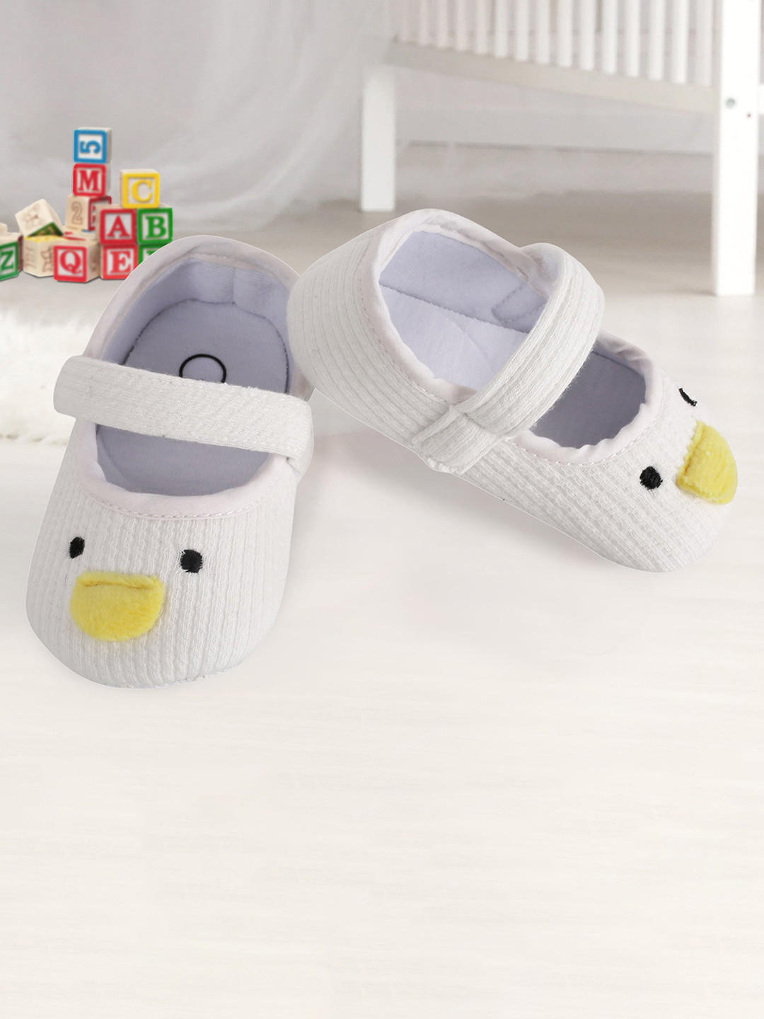 Baby Moo Infant Girls White Solid Booties